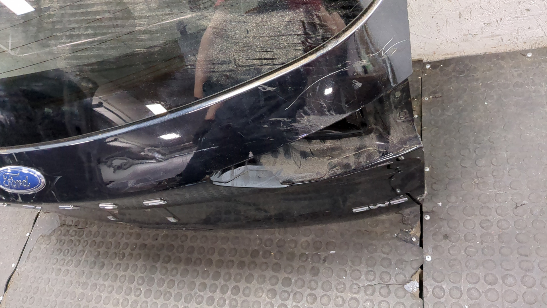 Дверь багажника