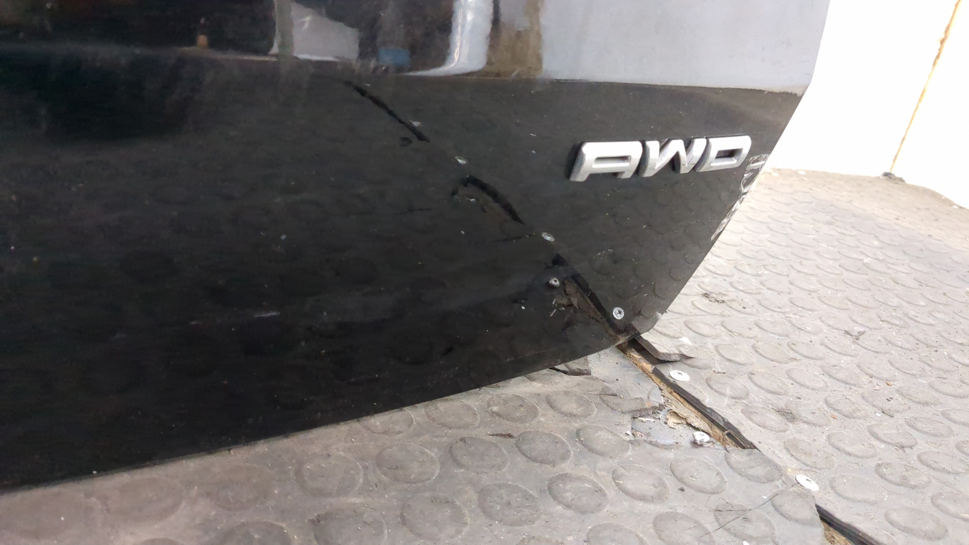 Дверь багажника