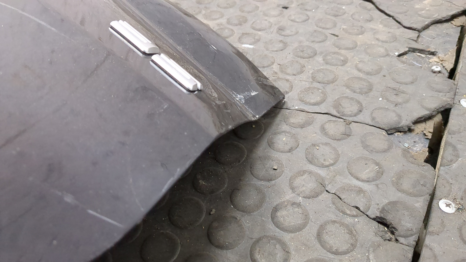 Дверь багажника