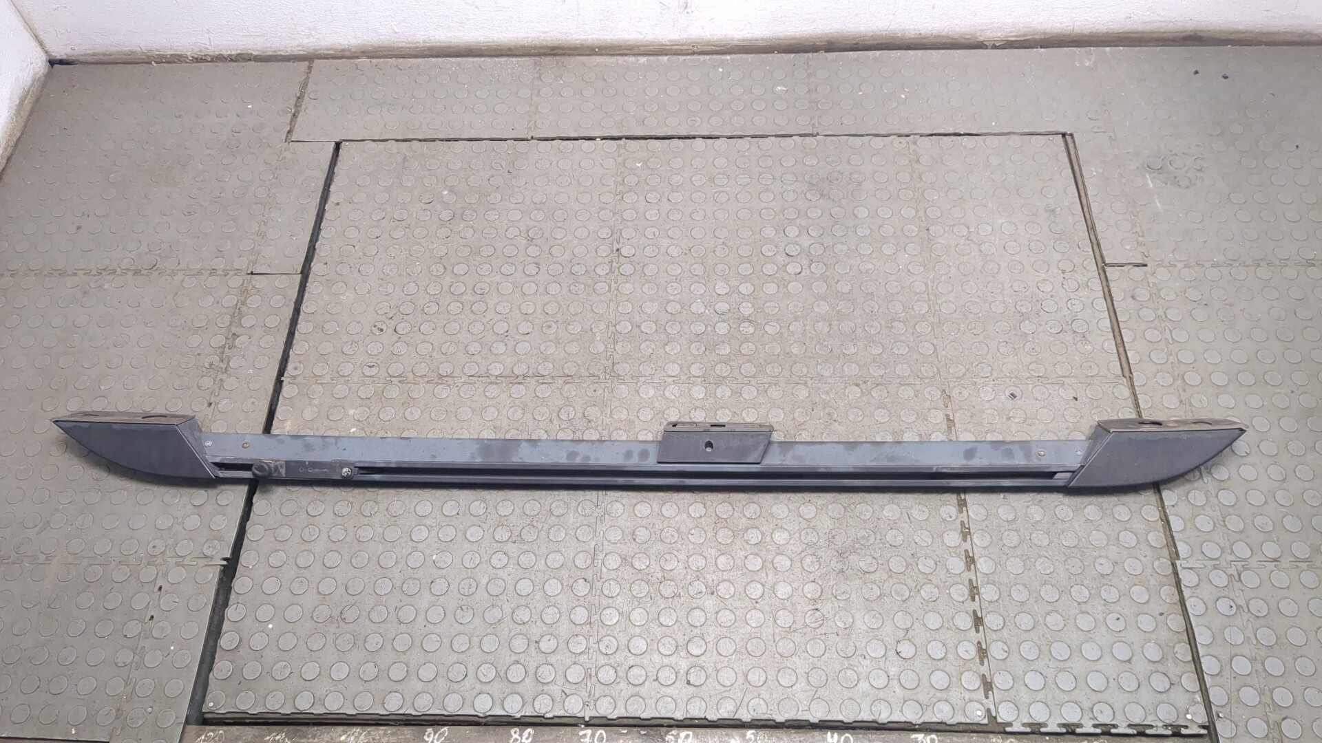 Рейлинг (релинг) левый (планка на крышу)