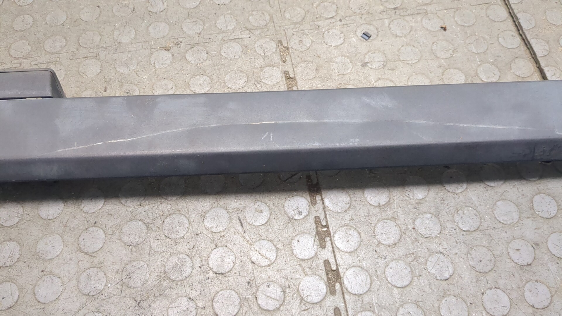 Рейлинг (релинг) левый (планка на крышу)