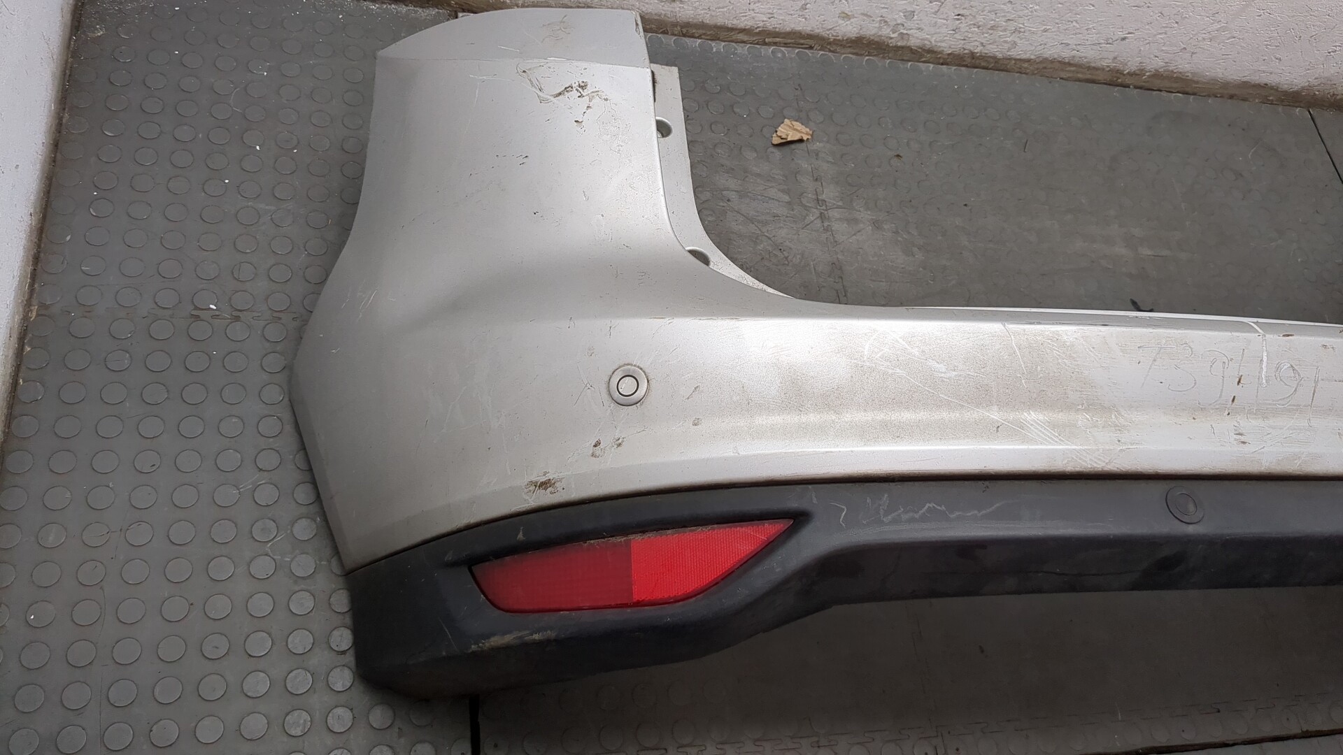 Бампер задний