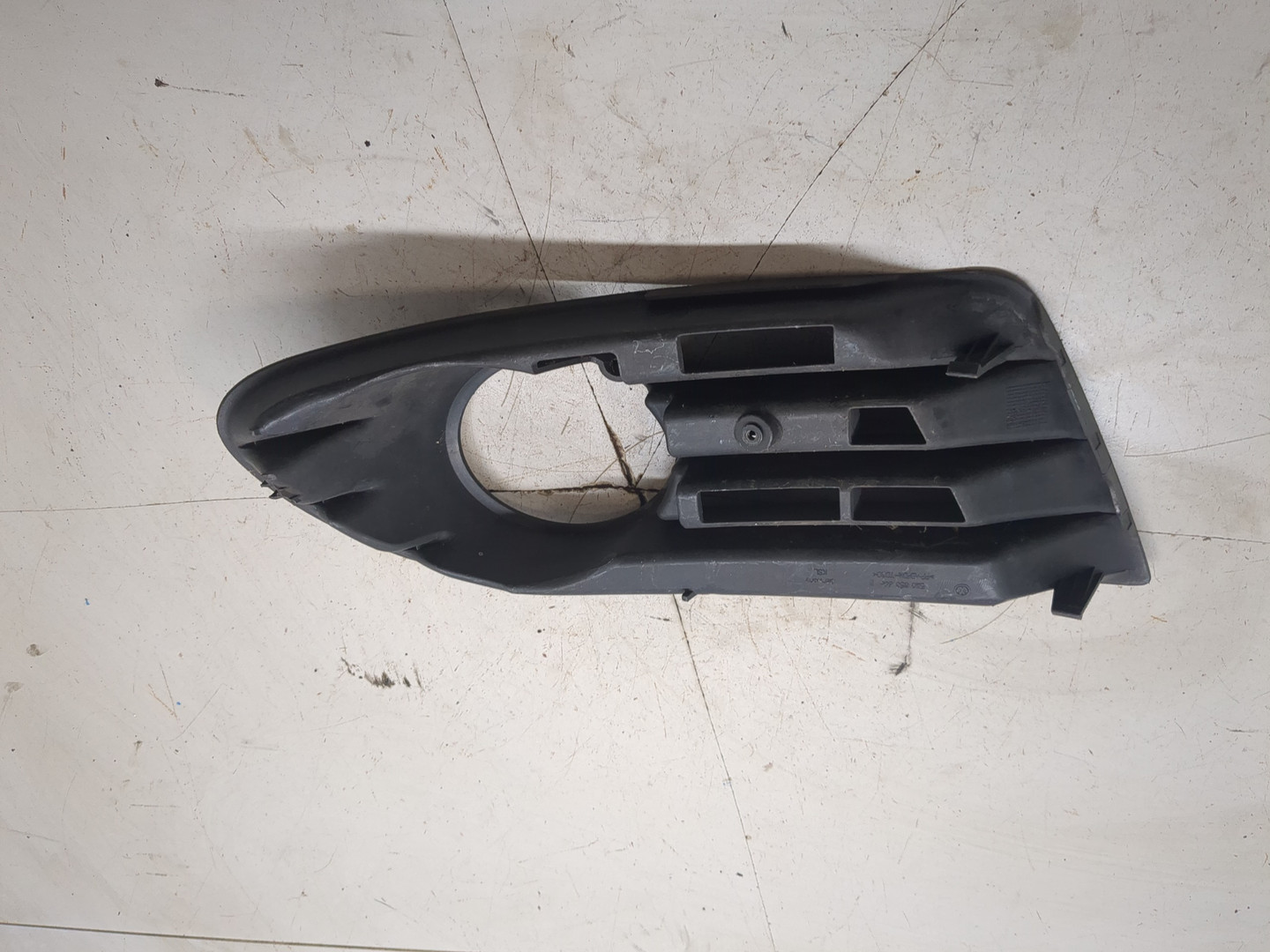 Решетка в бампер правая