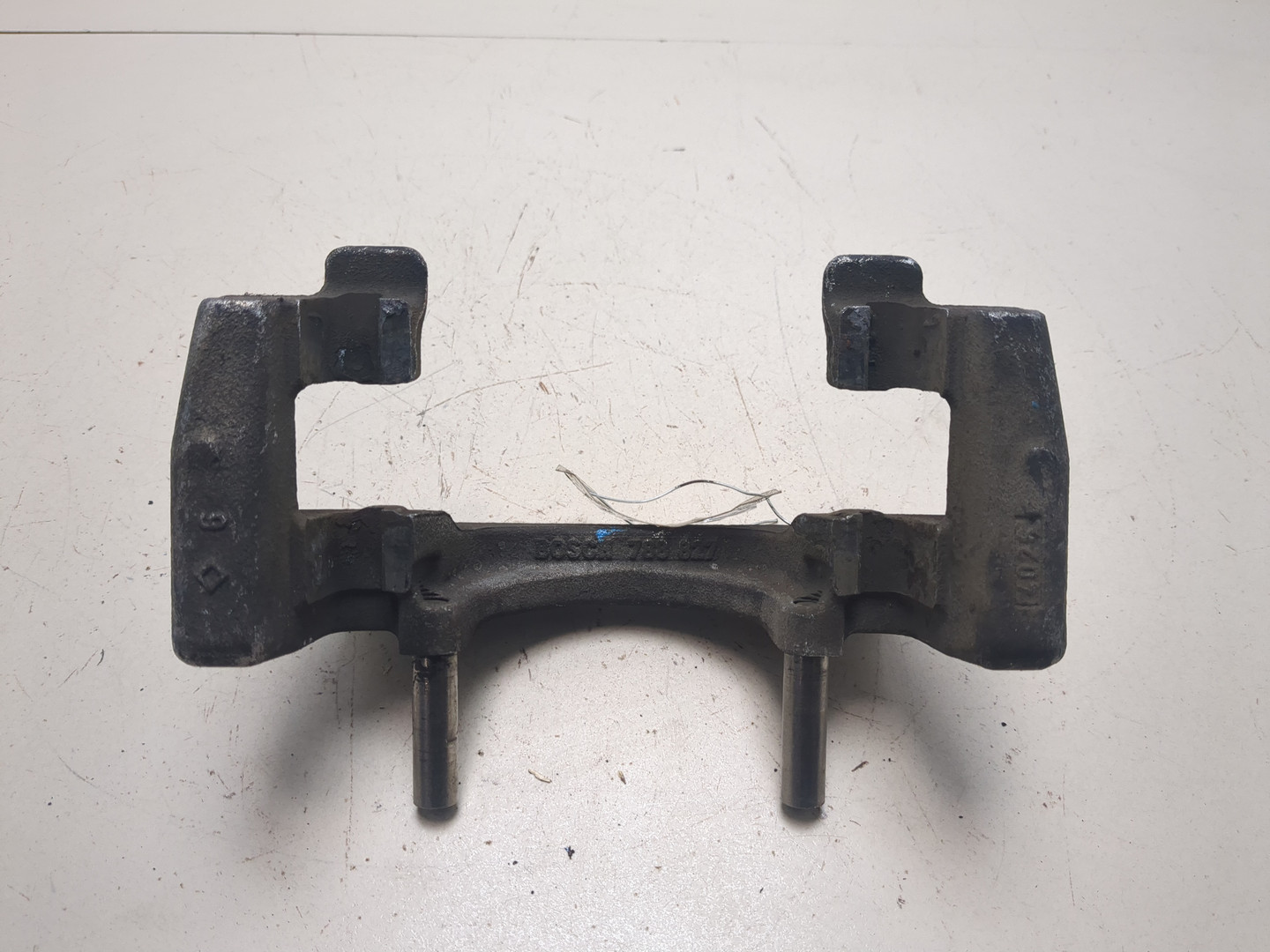 Скоба суппорта переднего правого