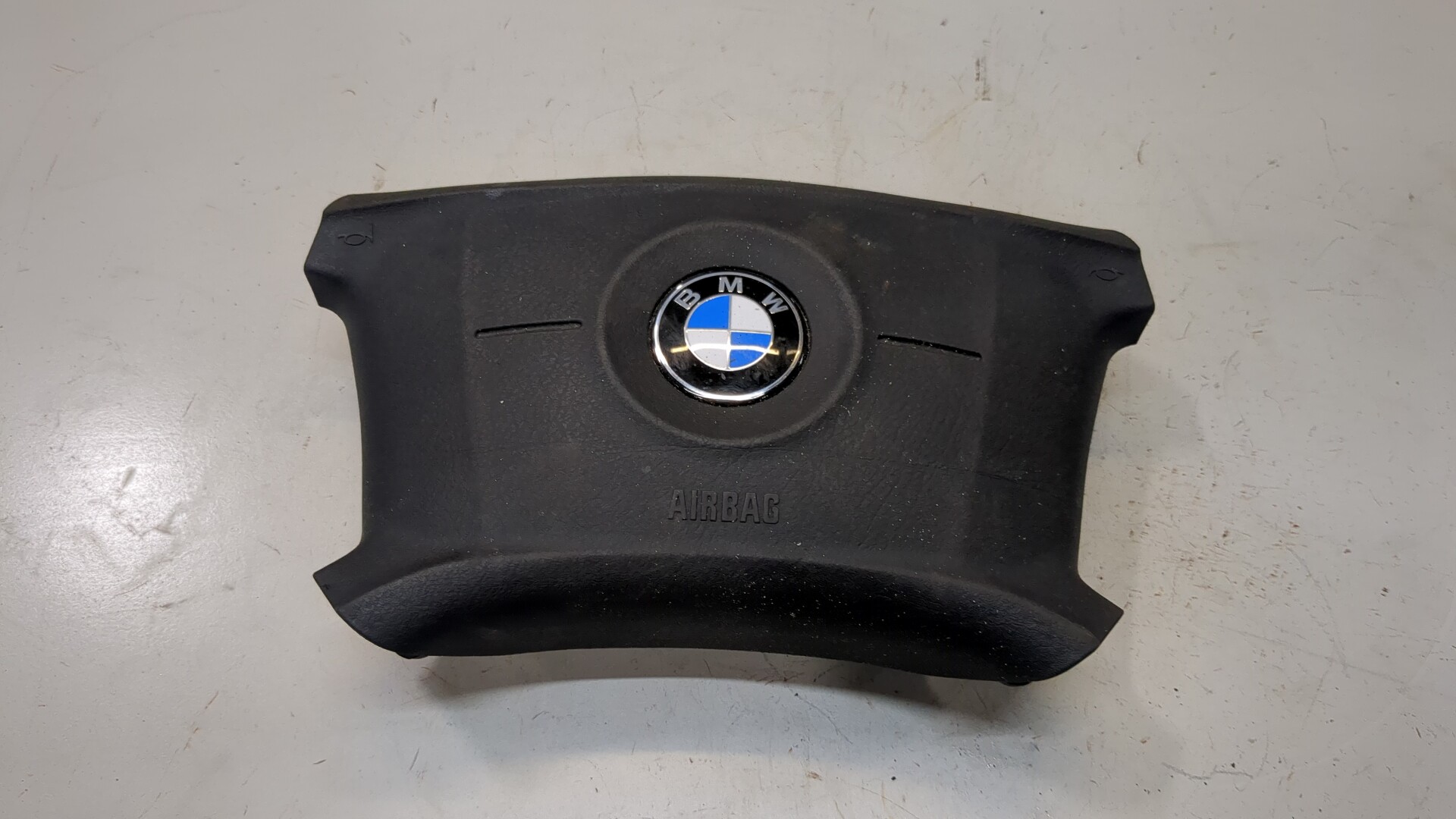 Подушка безопасности в рулевое колесо