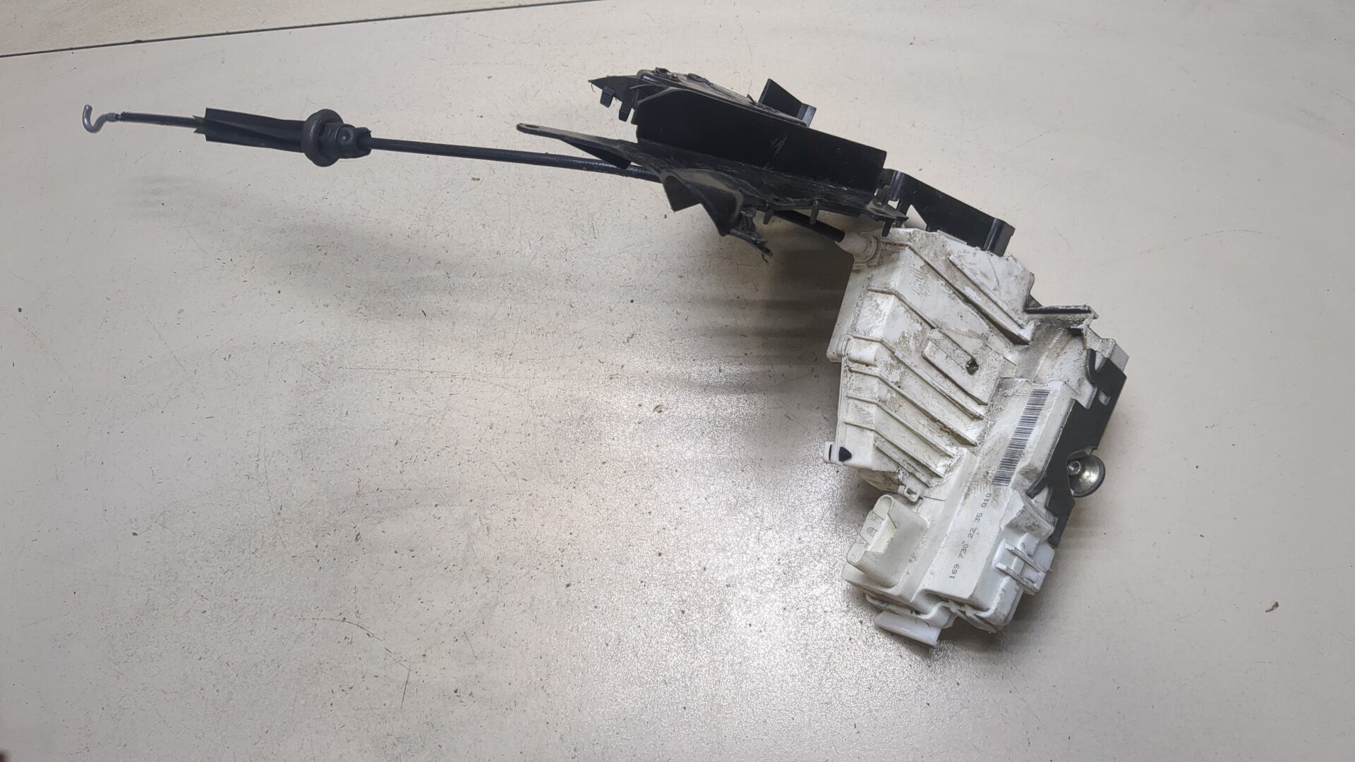 Замок двери задней правой