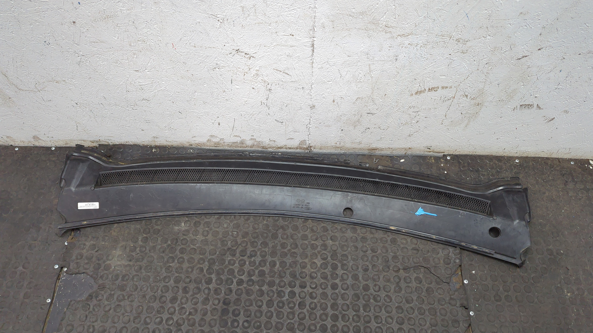 Решетка стеклоочистителей (Жабо)