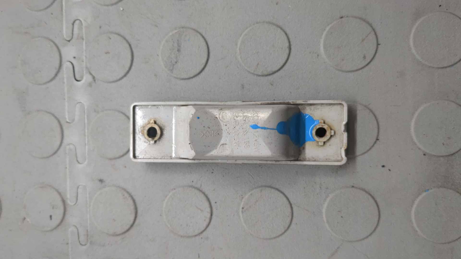 Фонарь подсветки номера