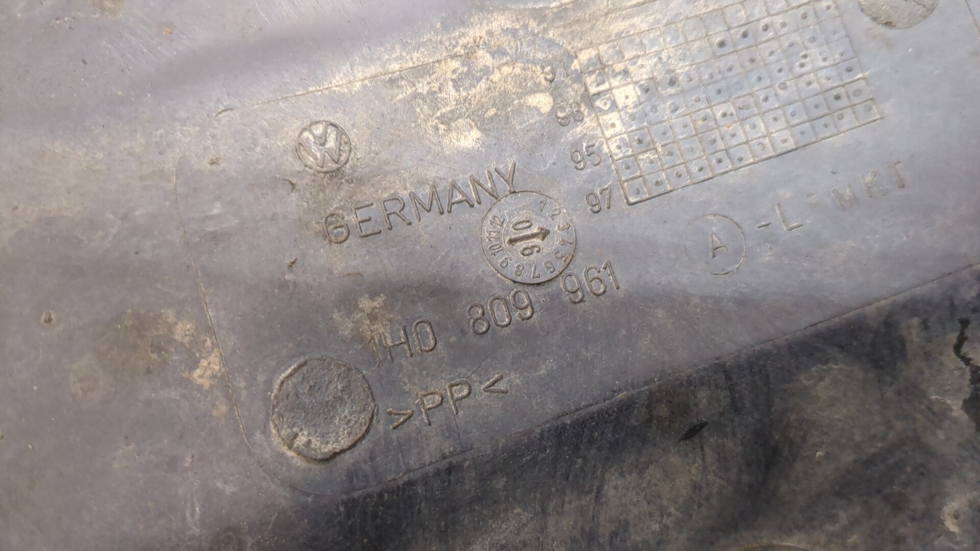 Локер передний левый