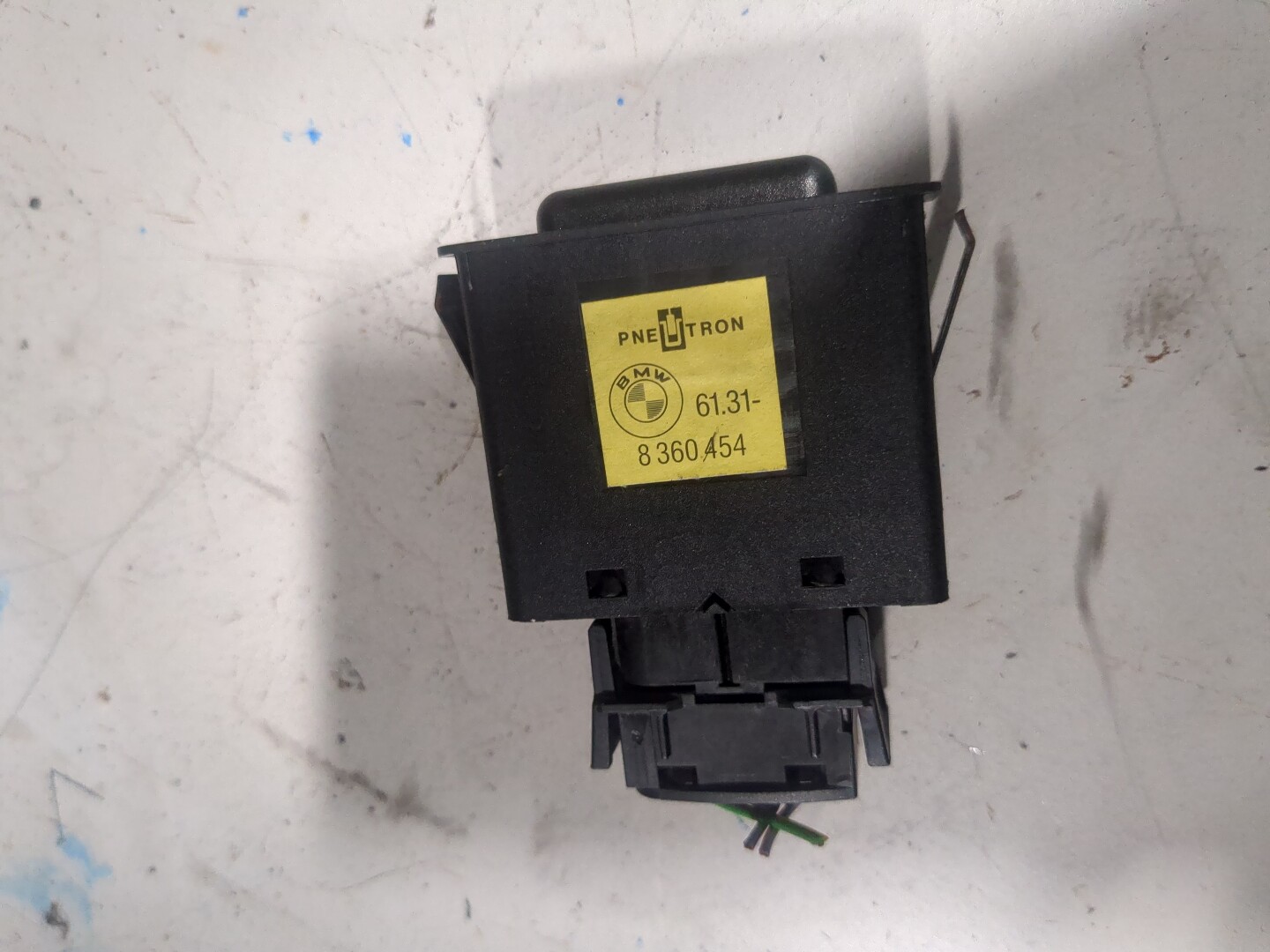 Кнопка обогрева переднего и заднего стекла