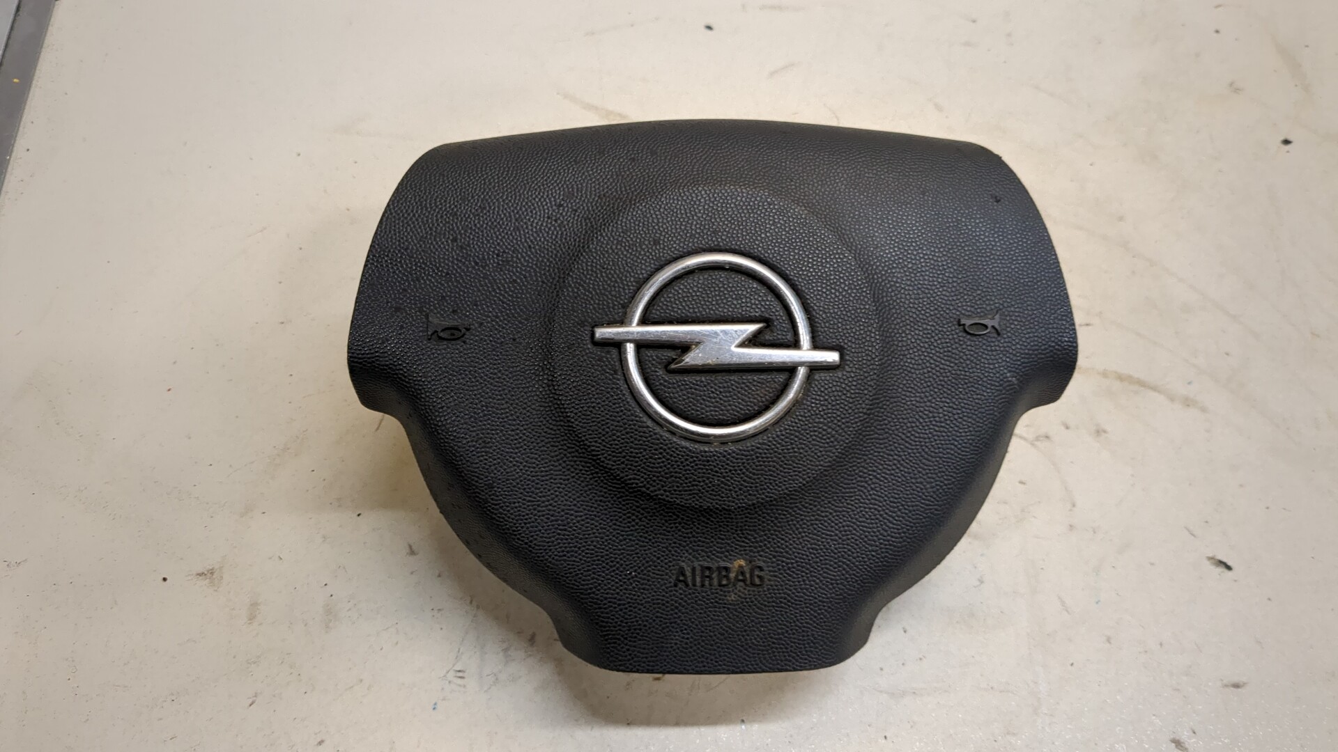 Подушка безопасности в рулевое колесо