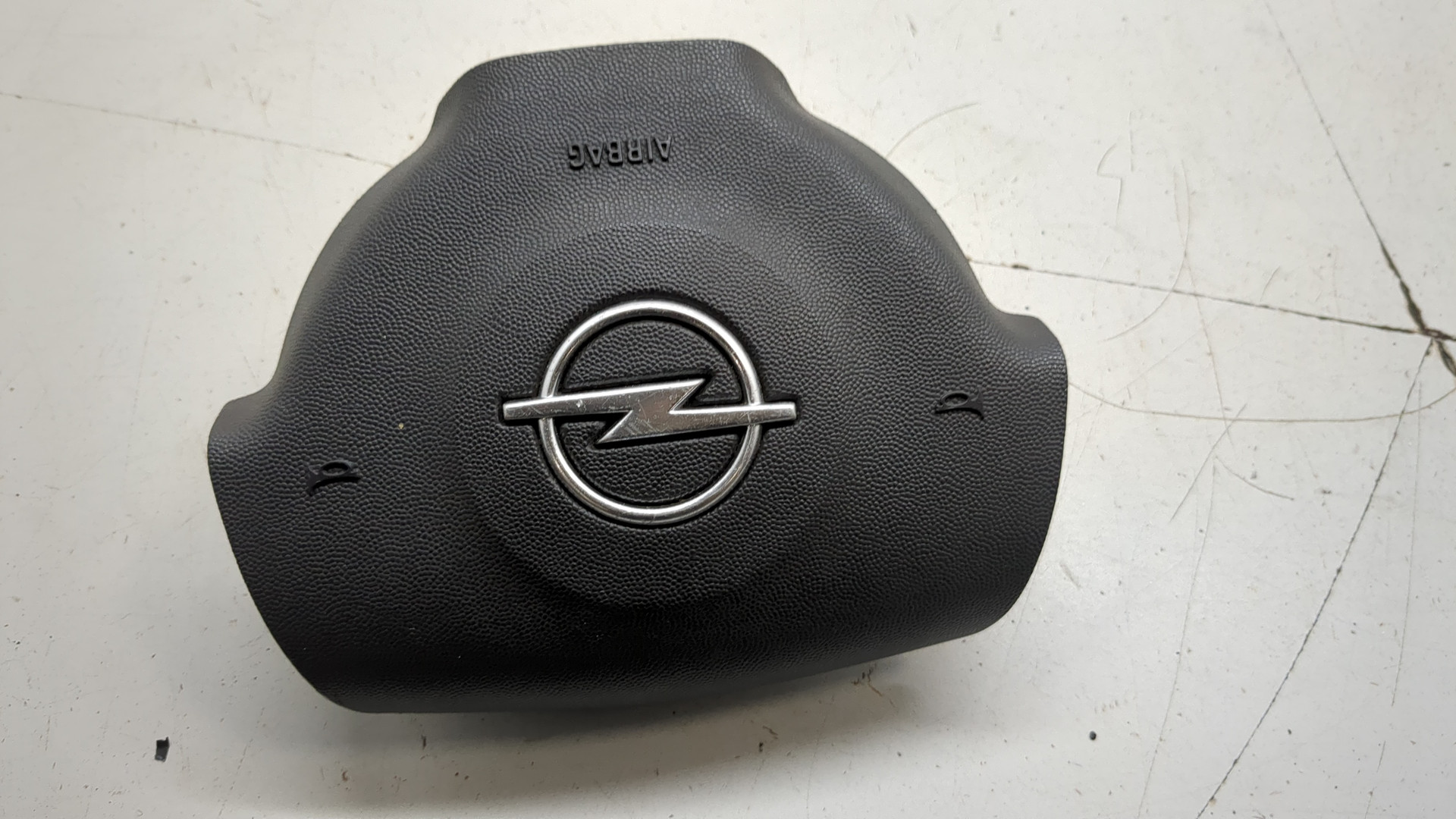 Подушка безопасности в рулевое колесо