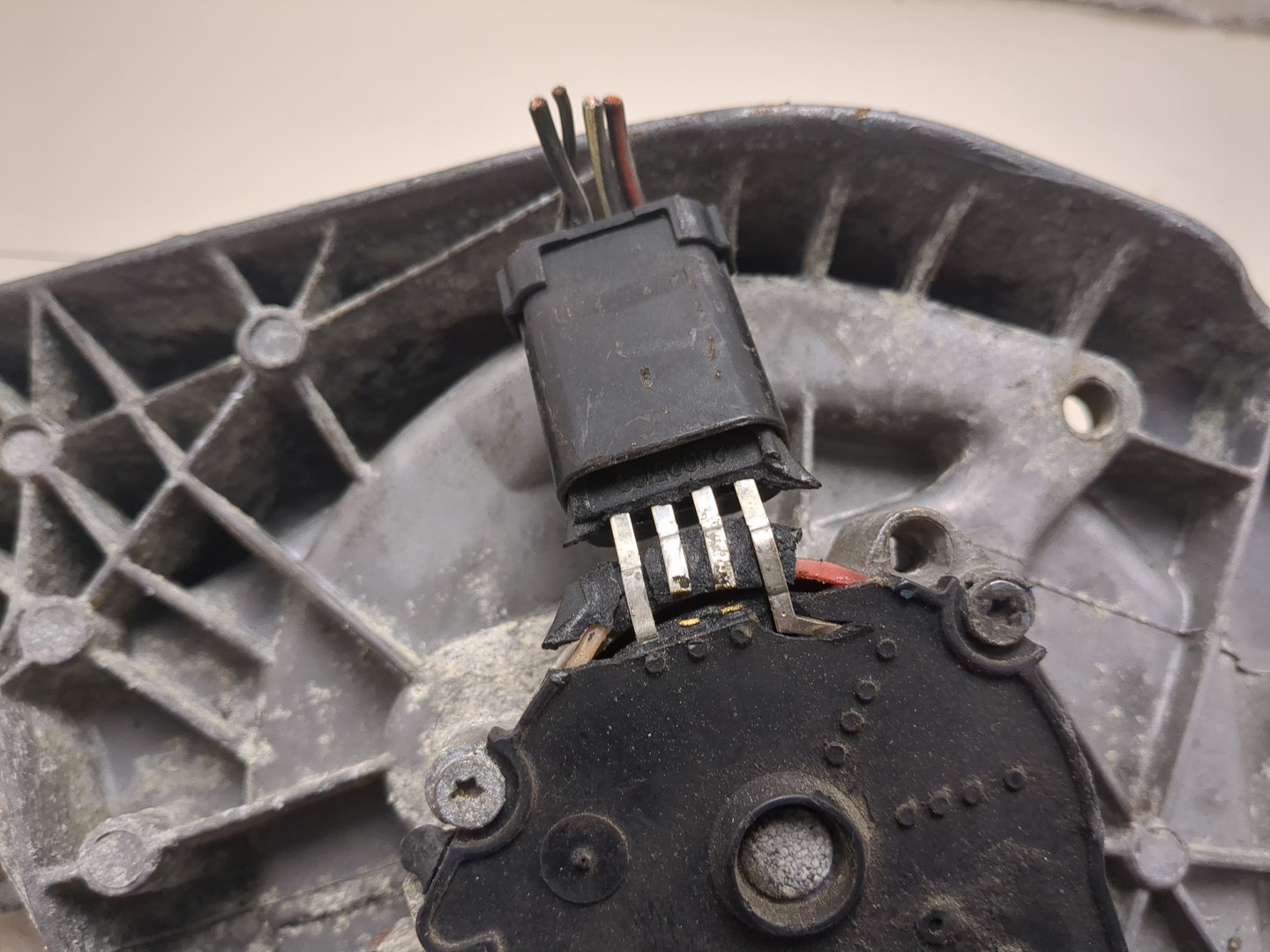 Трапеция стеклоочистителей