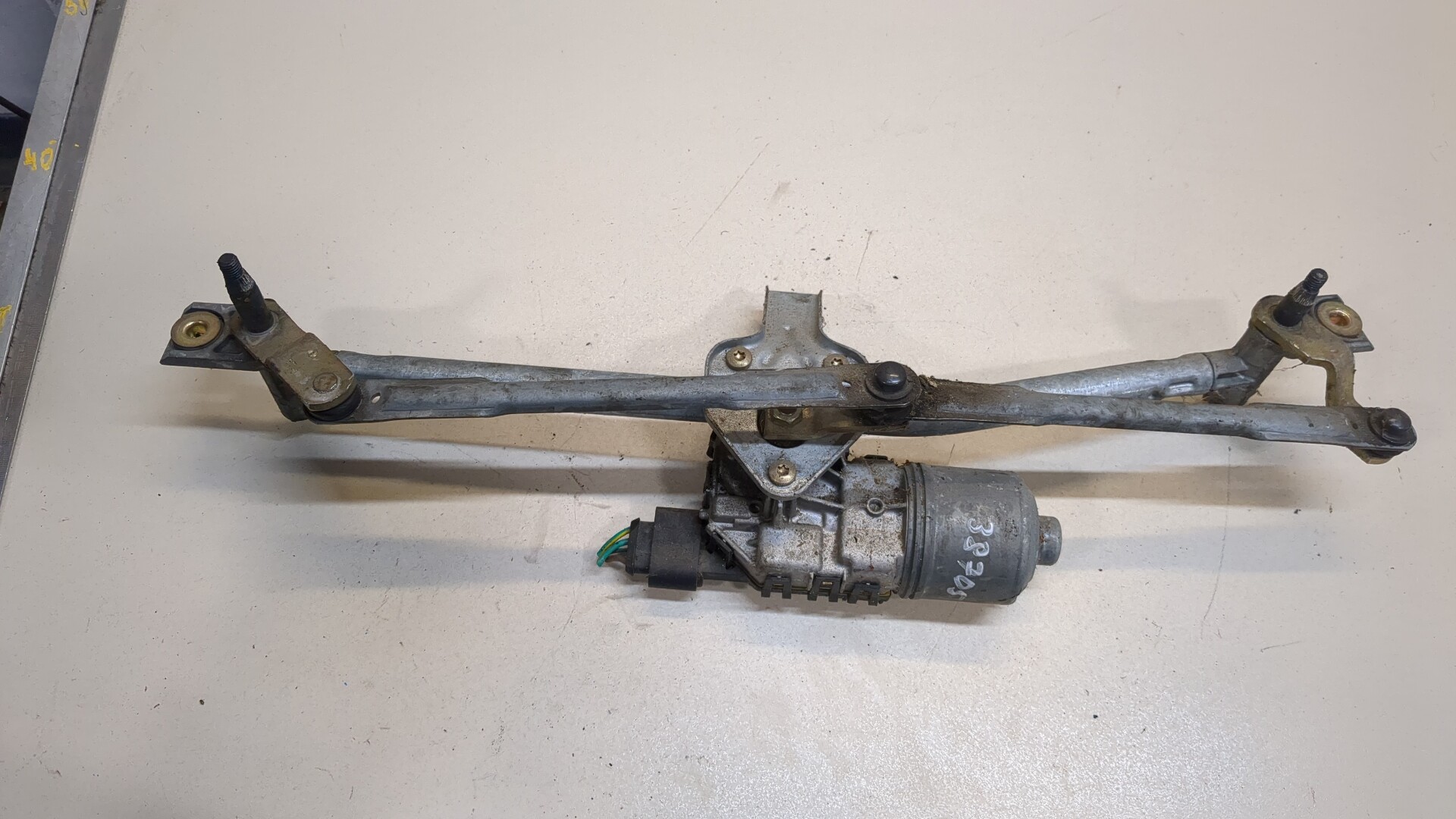 Трапеция стеклоочистителей