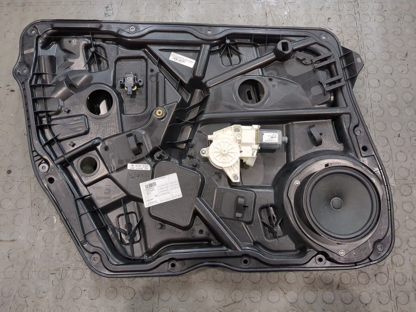 Стеклоподъемник электр. передний левый