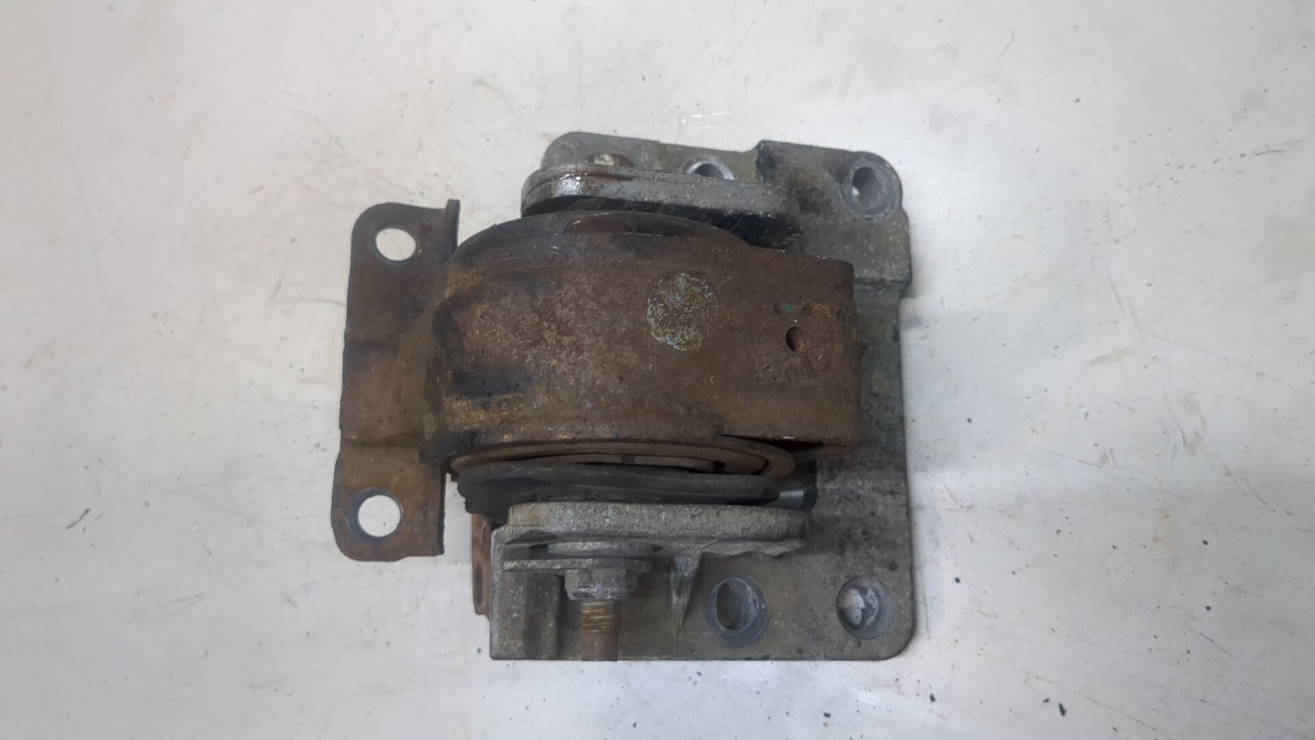 Опора двигателя