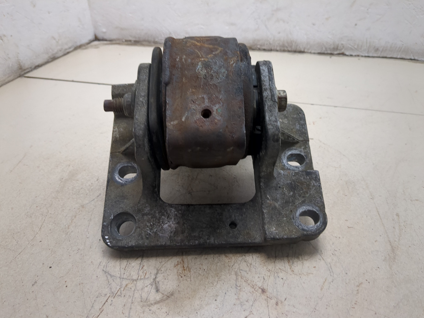 Опора двигателя