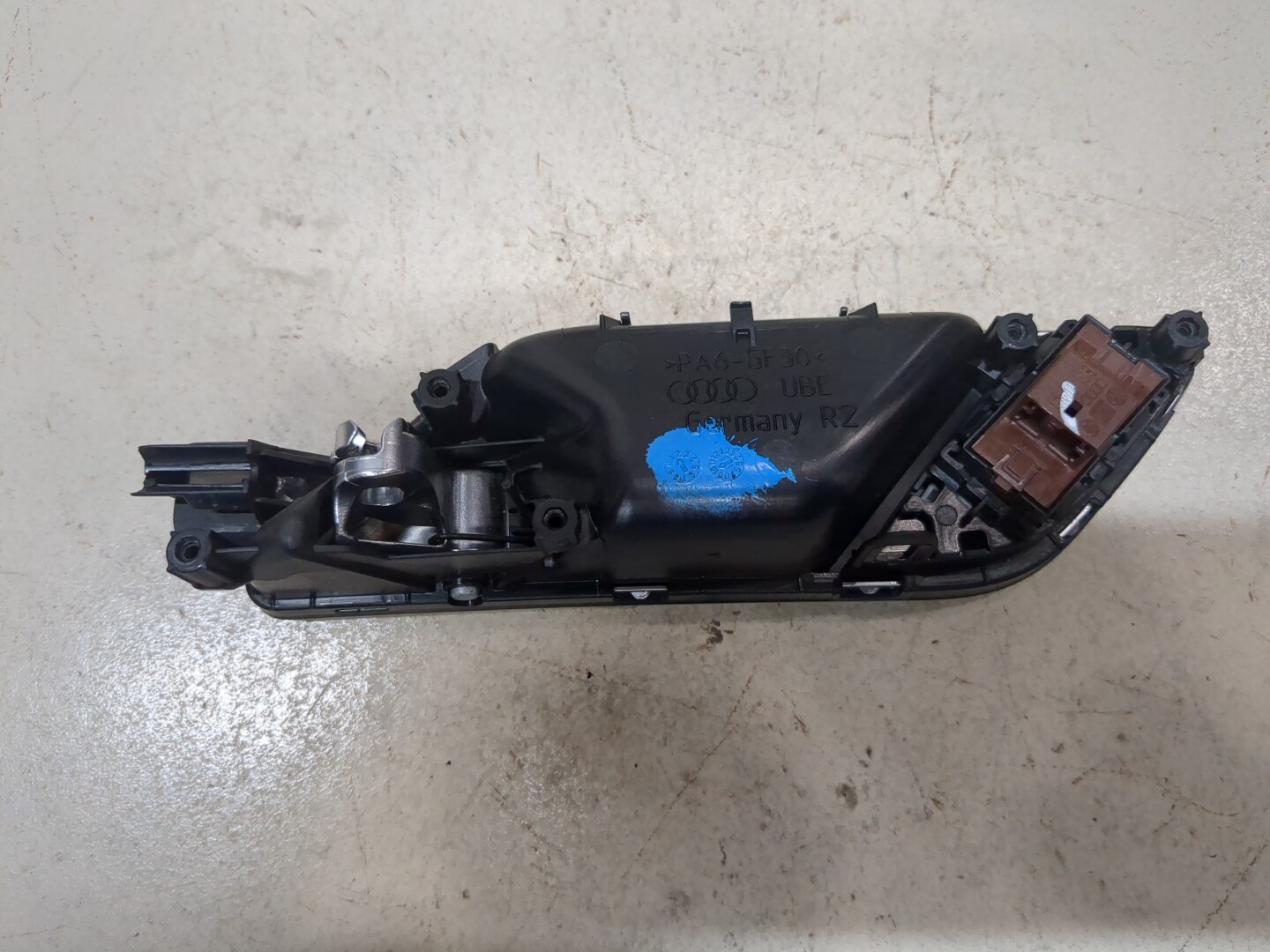 Ручка двери передней внутренняя правая