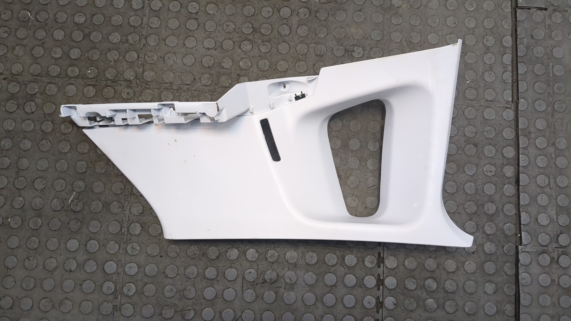 Обшивка багажника