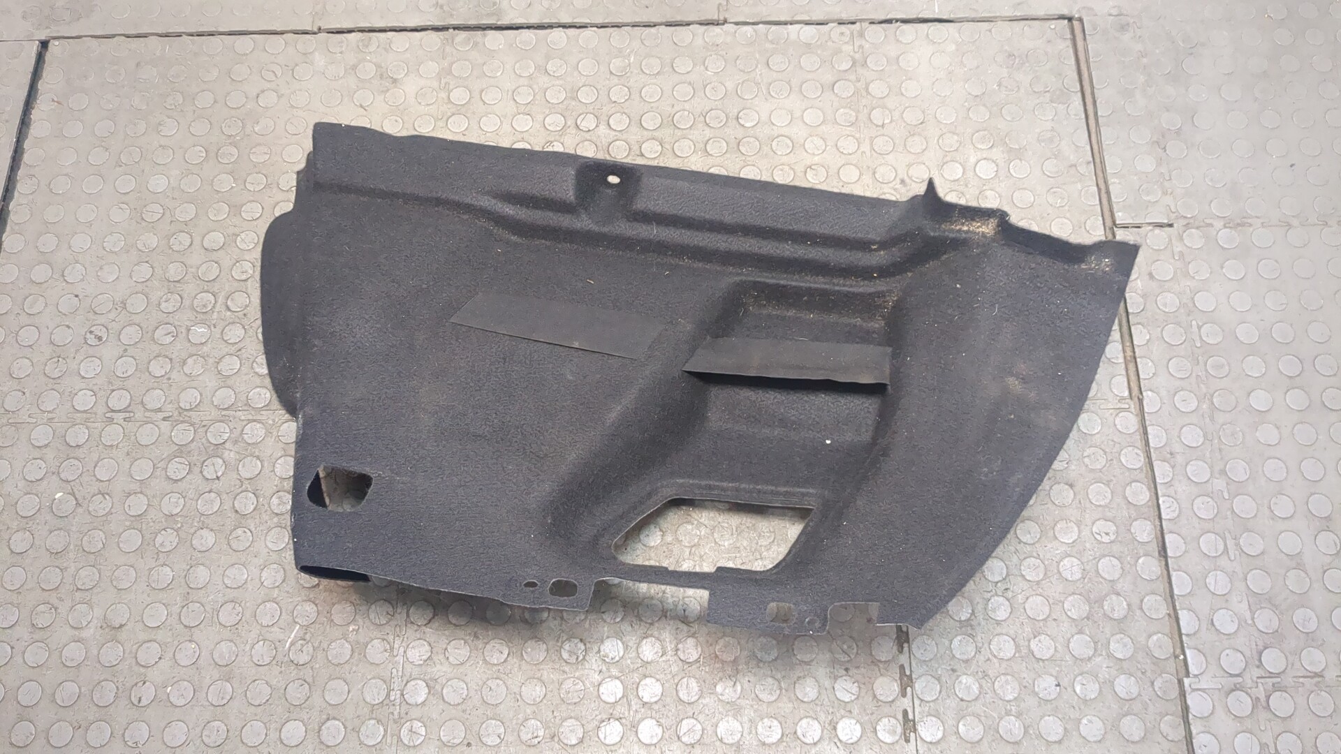 Обшивка багажника