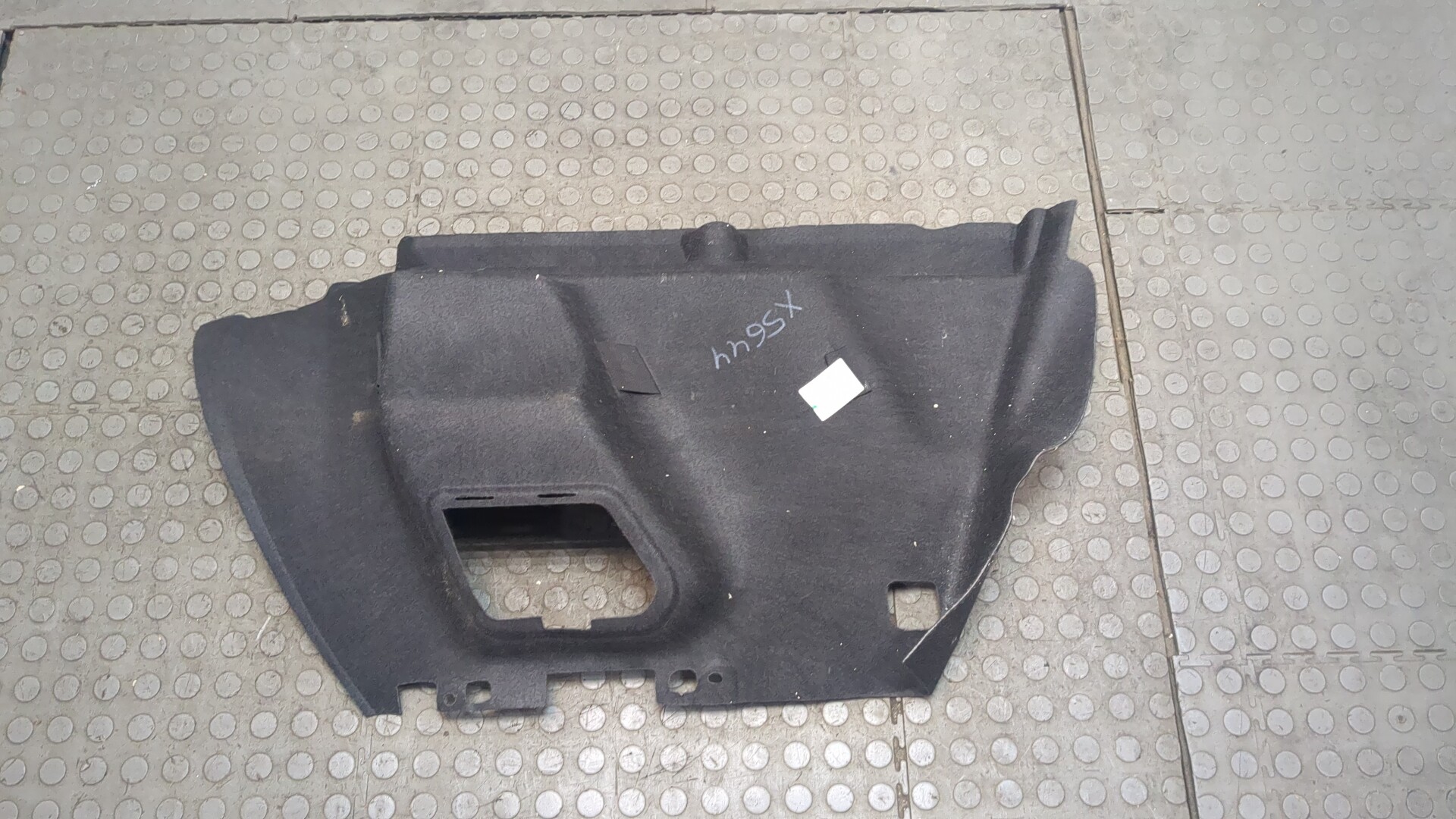 Обшивка багажника