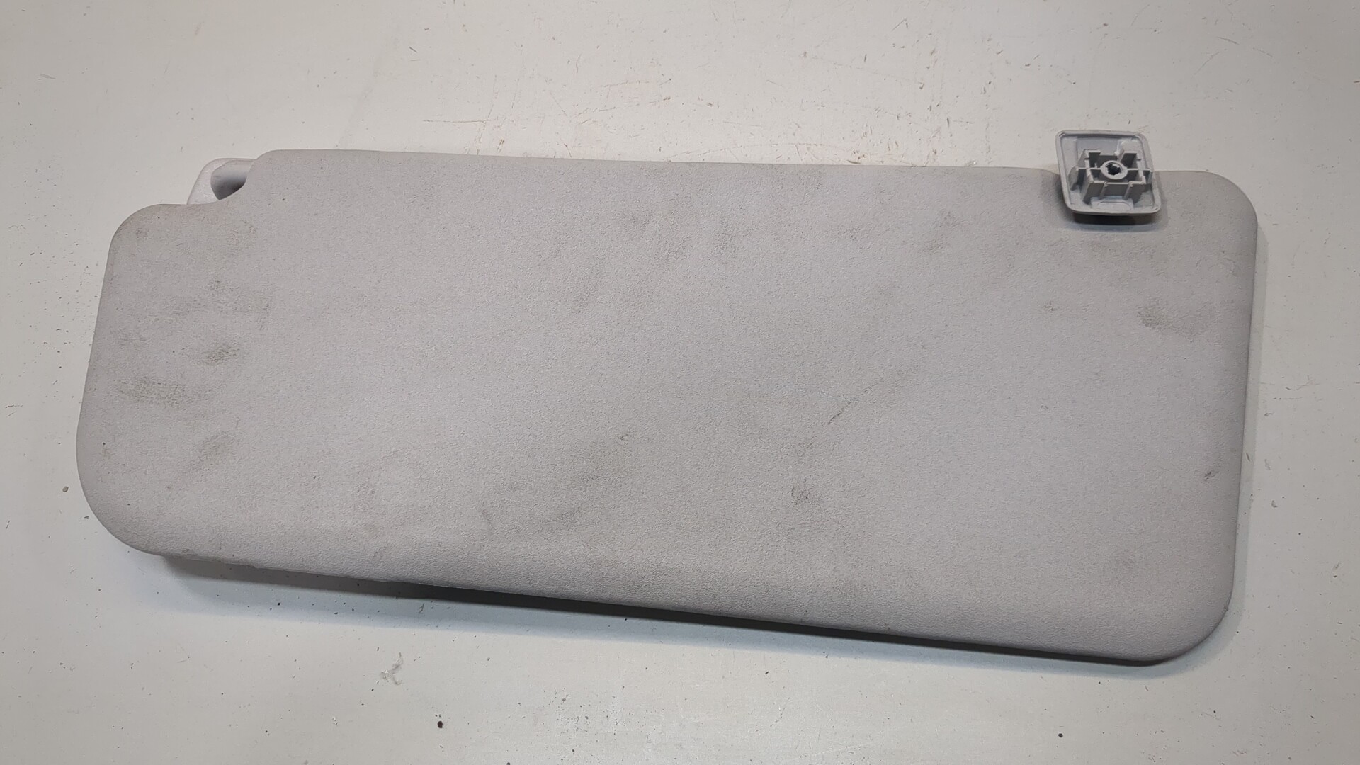 Козырек солнцезащитный