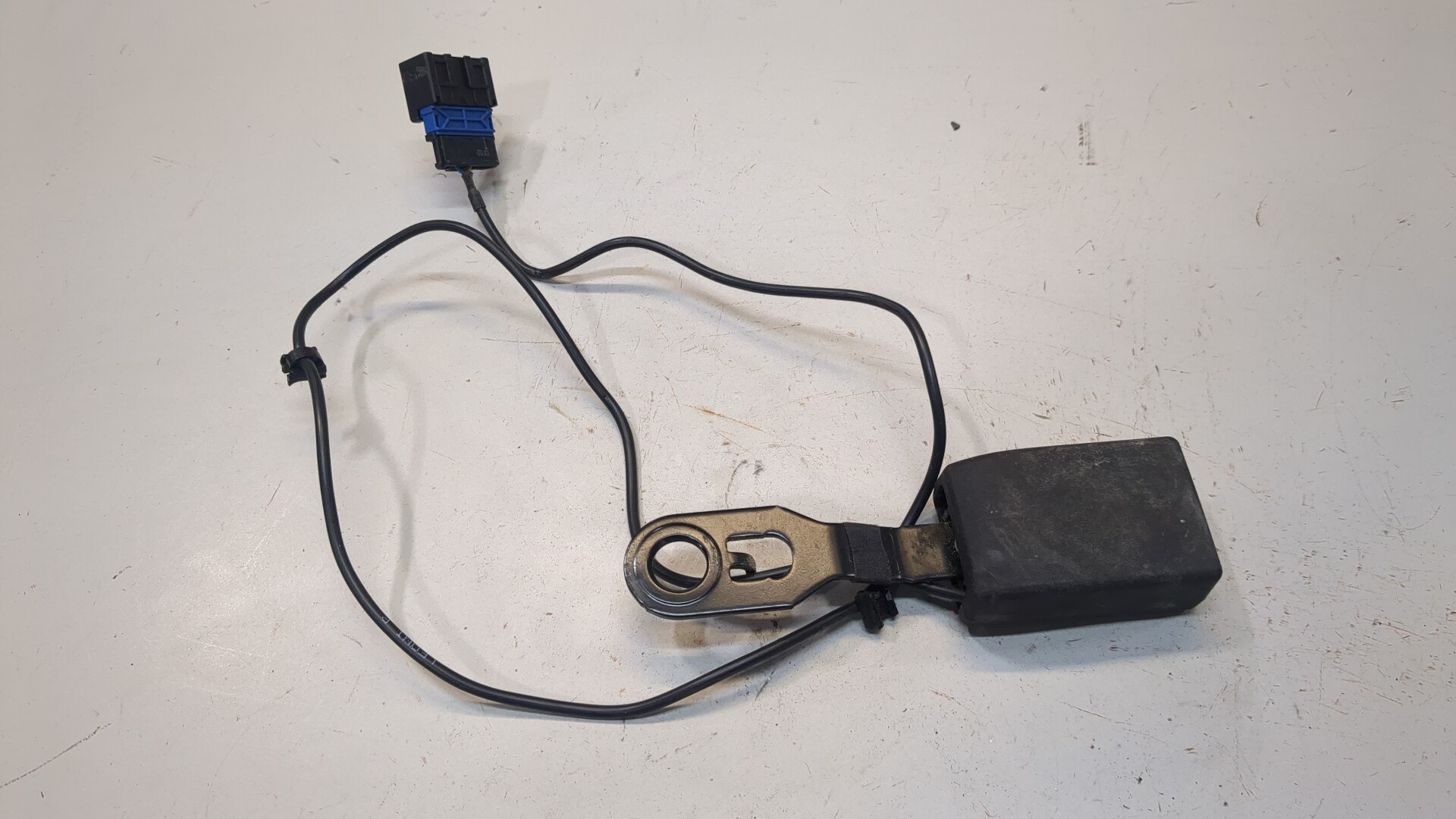 Ответная часть ремня безопасности