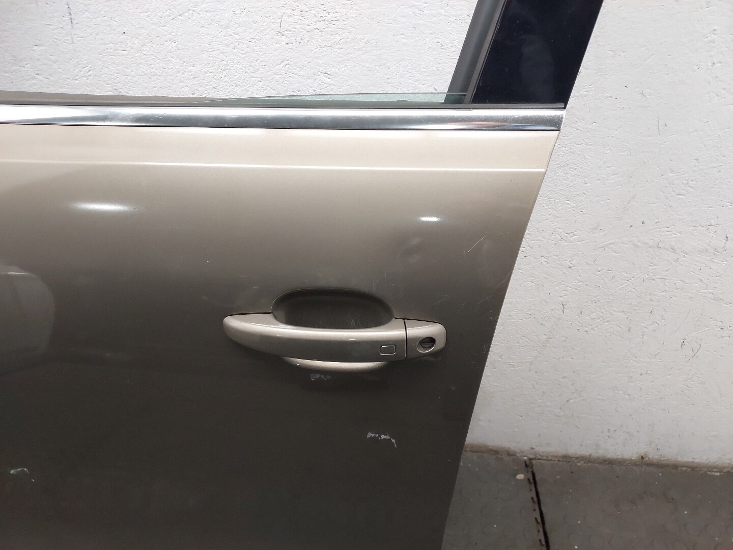 Дверь передняя левая