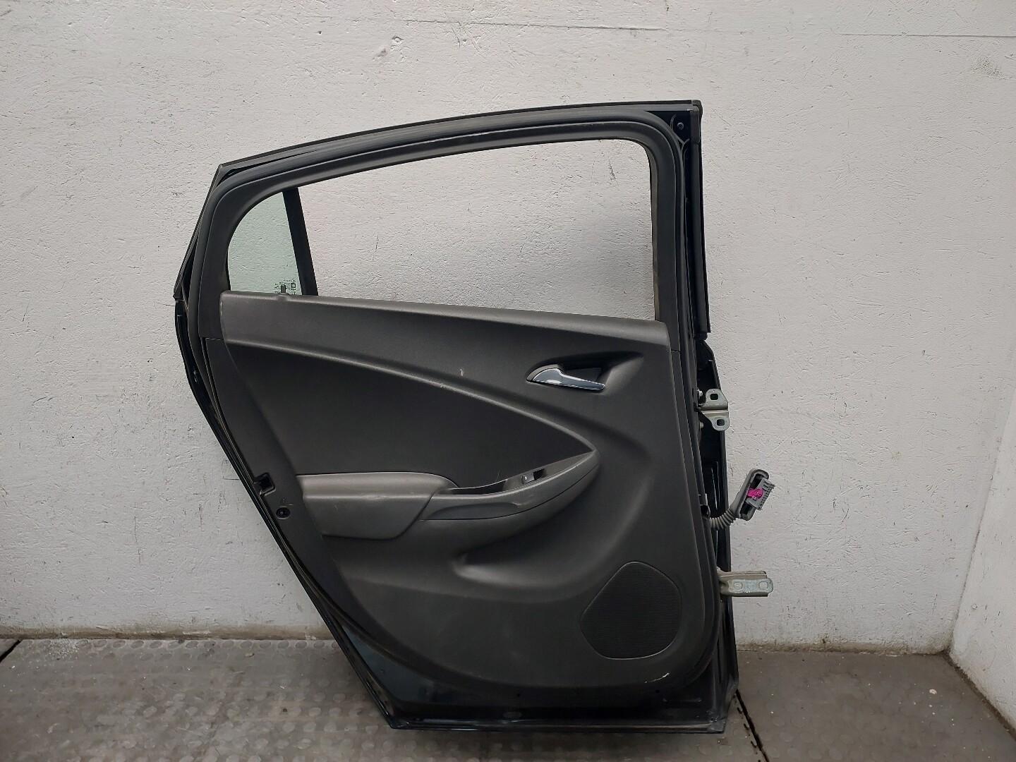 Дверь задняя левая