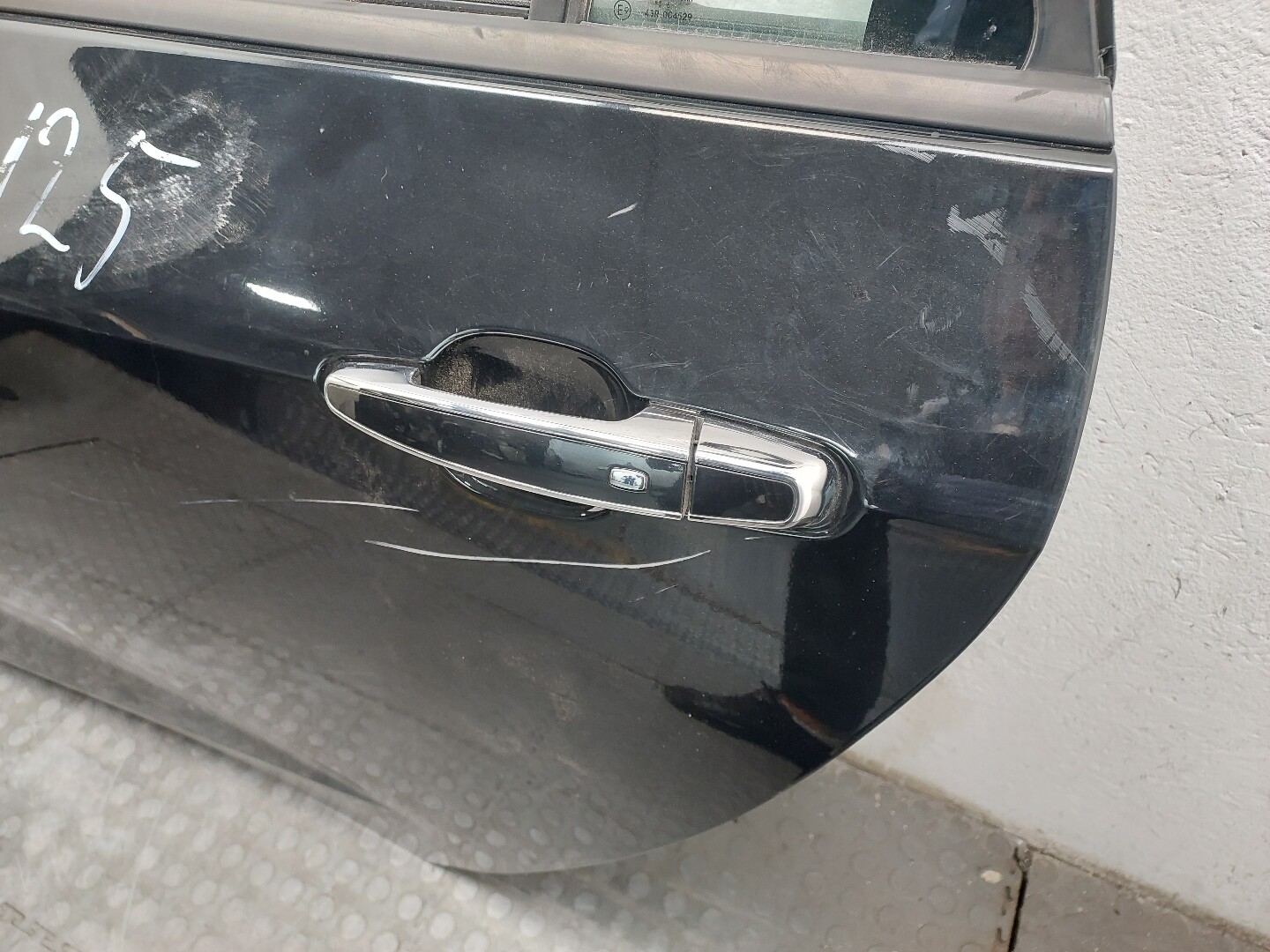Дверь задняя левая