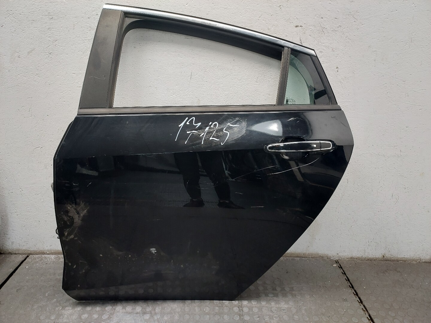 Дверь задняя левая