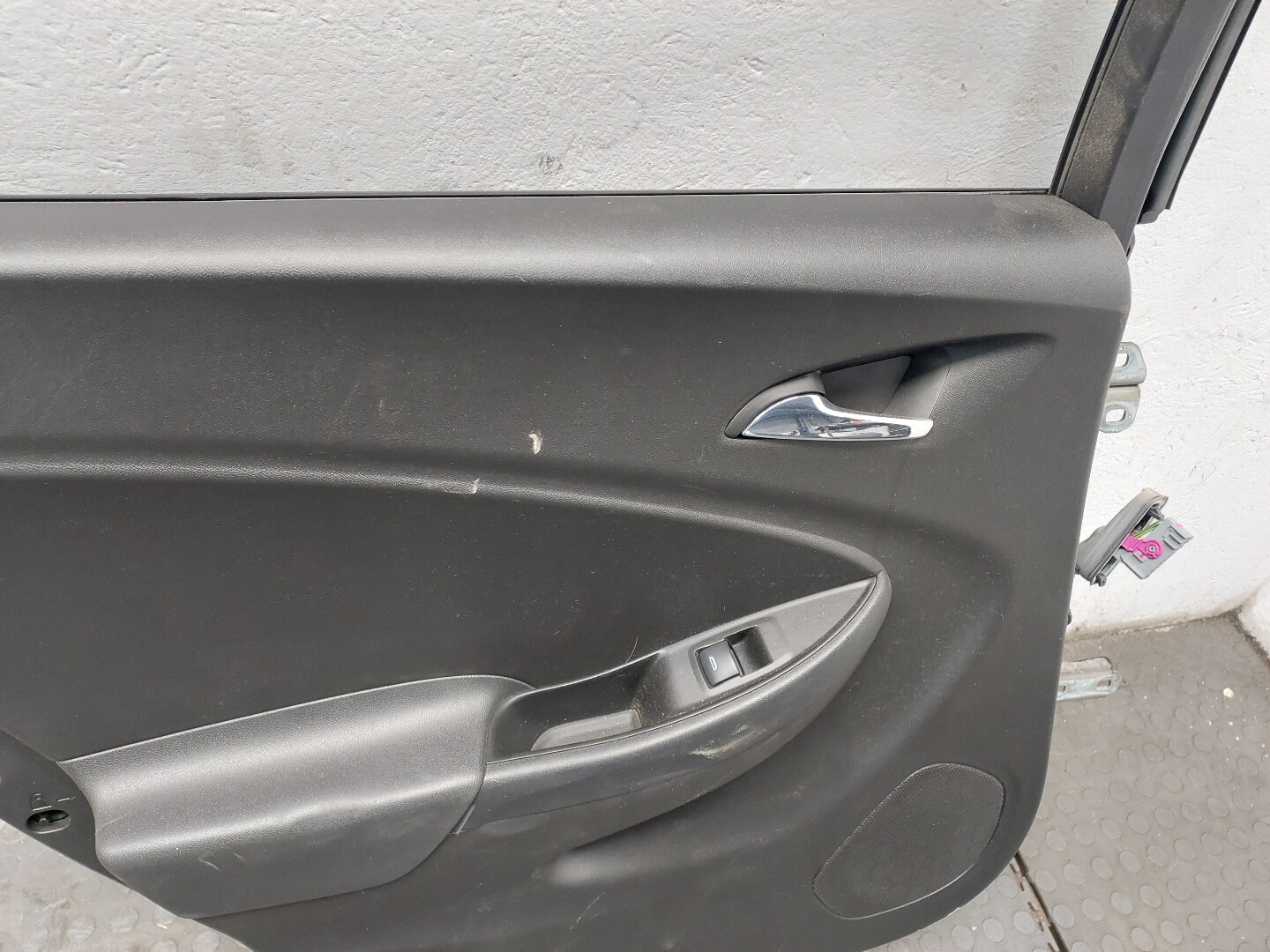 Дверь задняя левая