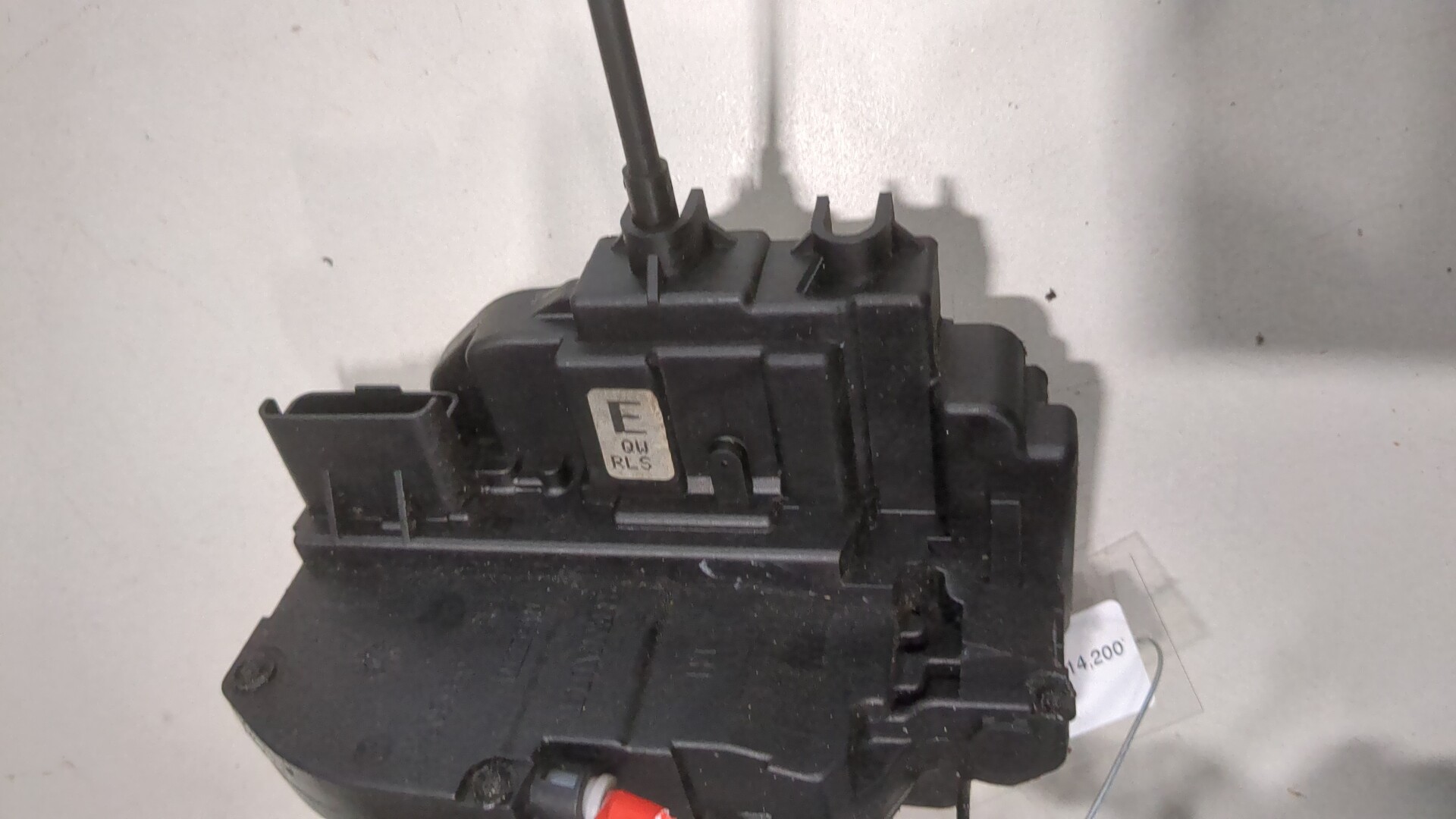 Замок двери задней левой