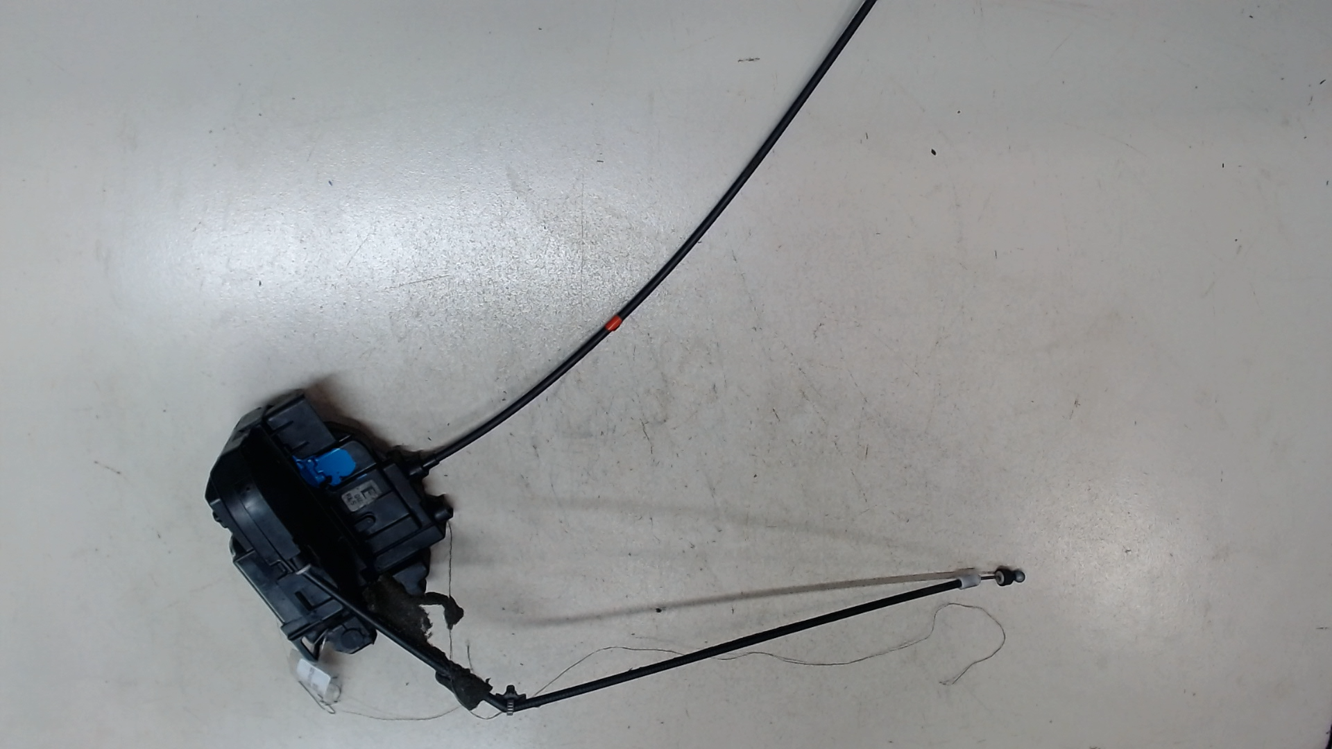 Замок двери задней левой