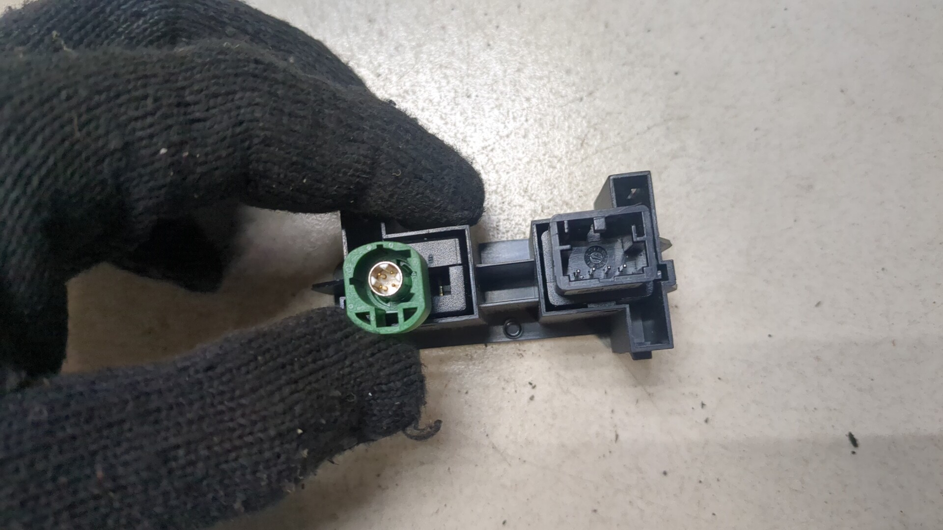 Гнездо AUX / USB IN
