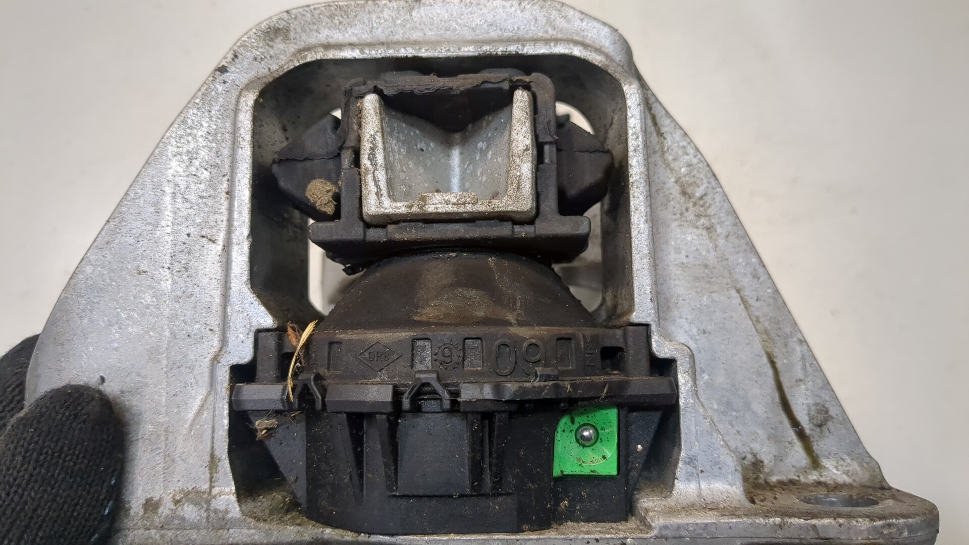 Опора двигателя