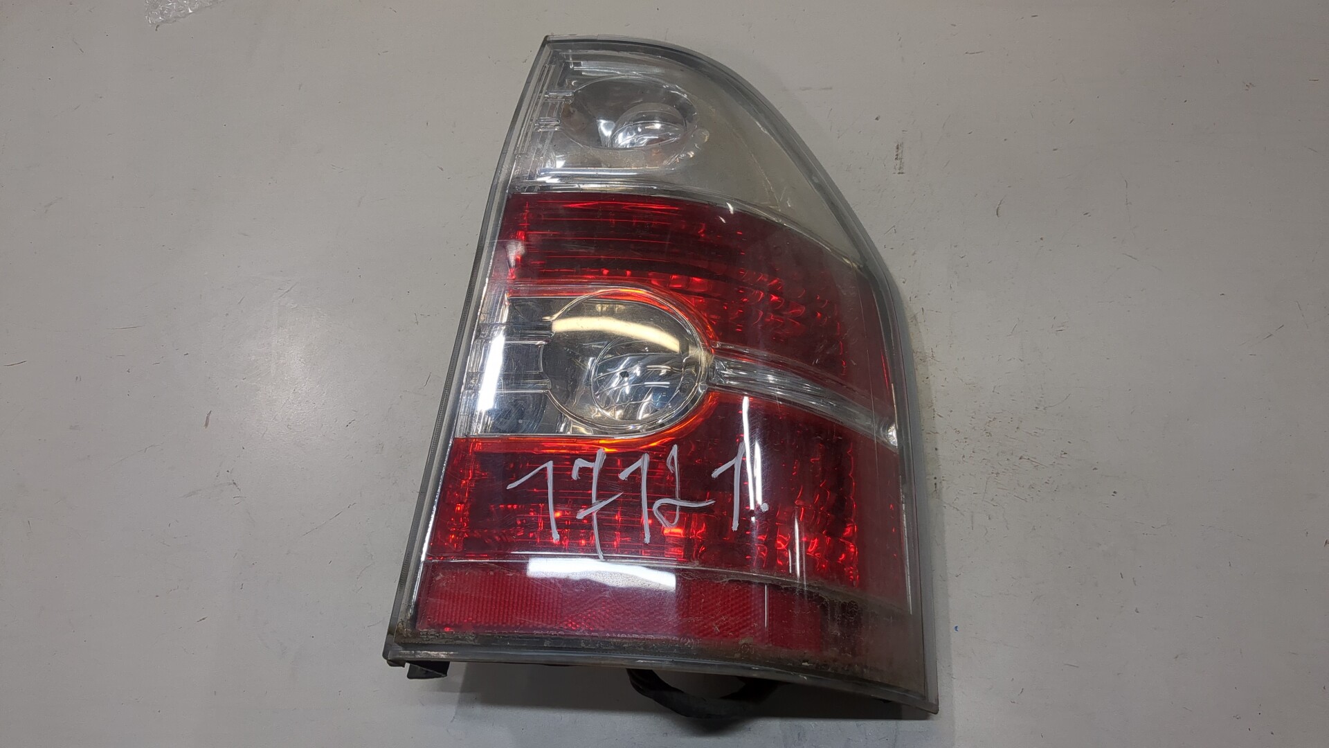 Фонарь задний правый