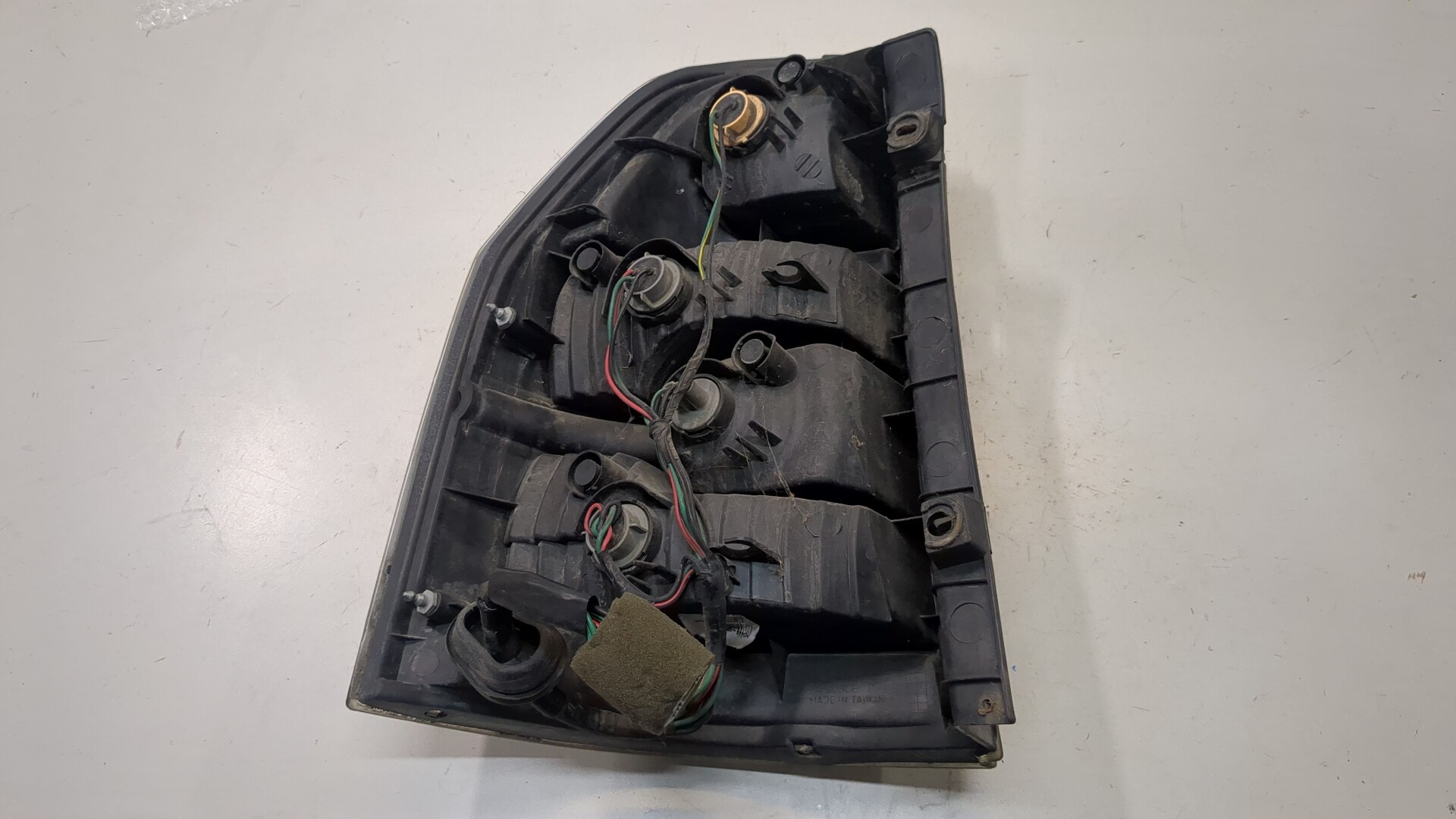 Фонарь задний правый