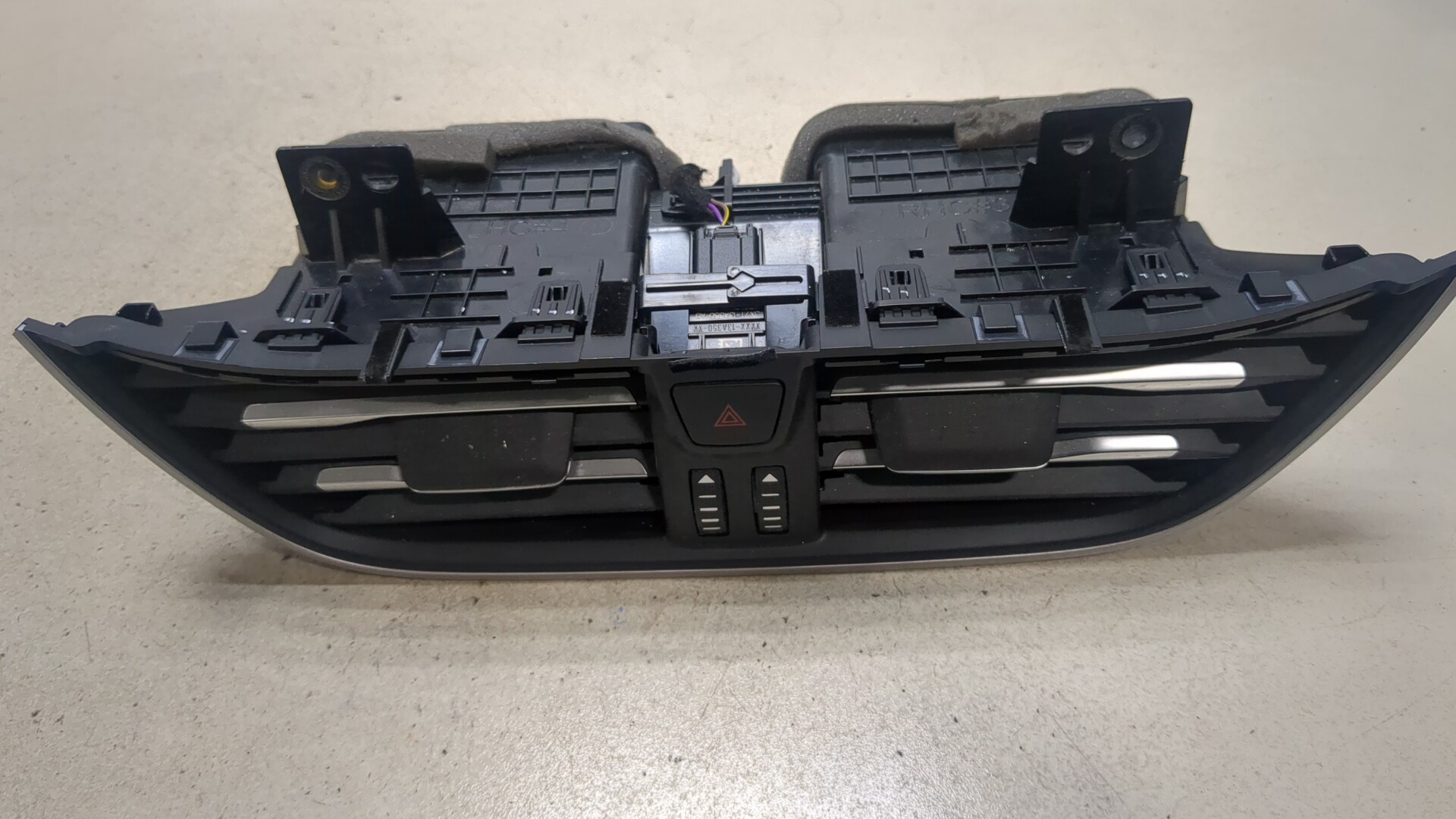 Дефлектор воздушный