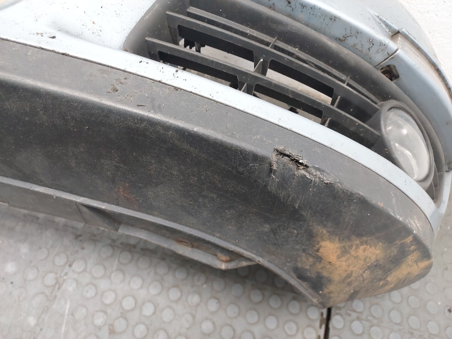 Бампер передний