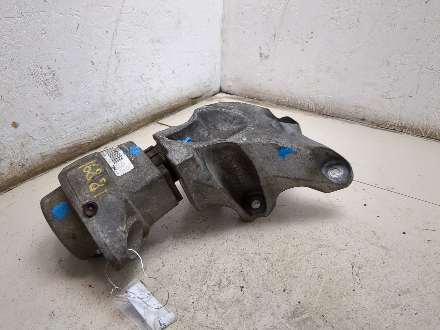 Опора двигателя