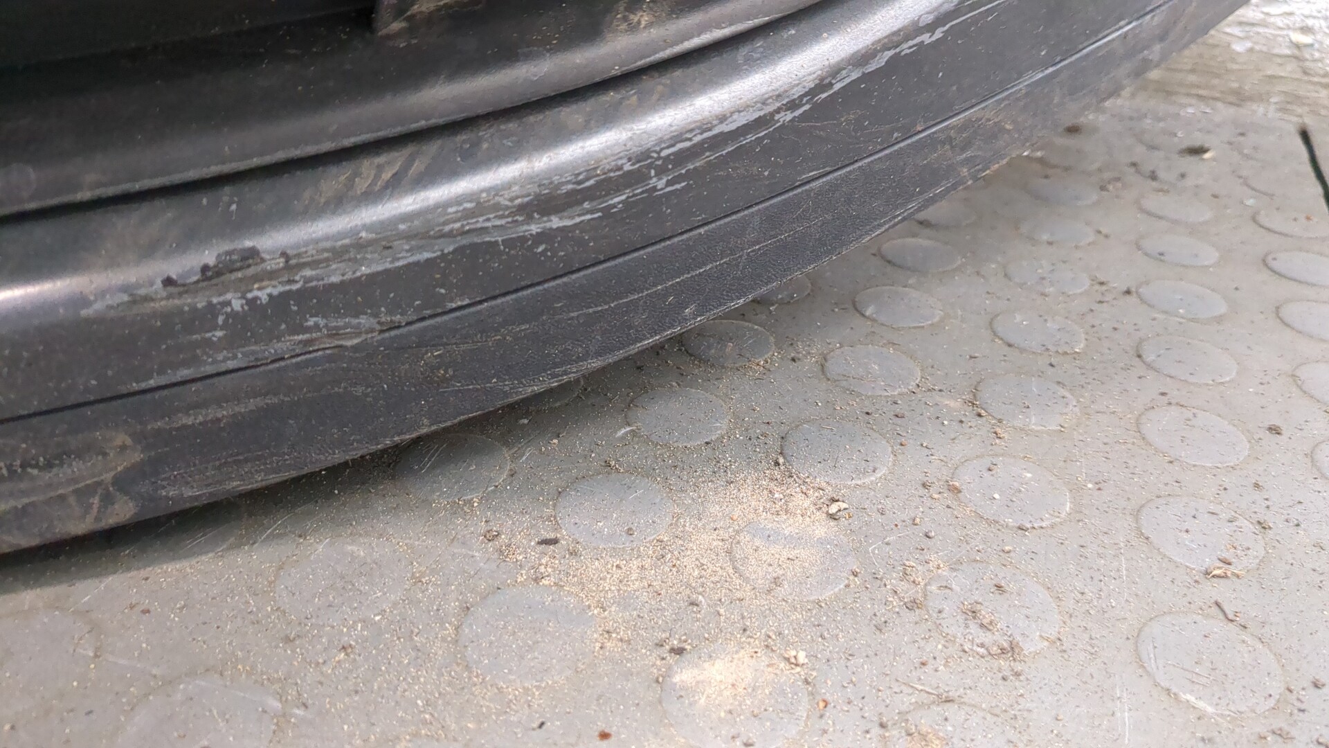 Бампер передний