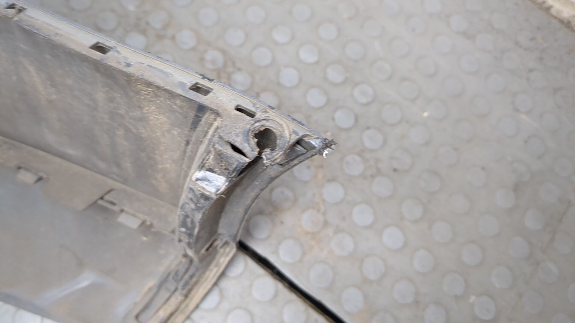 Бампер передний