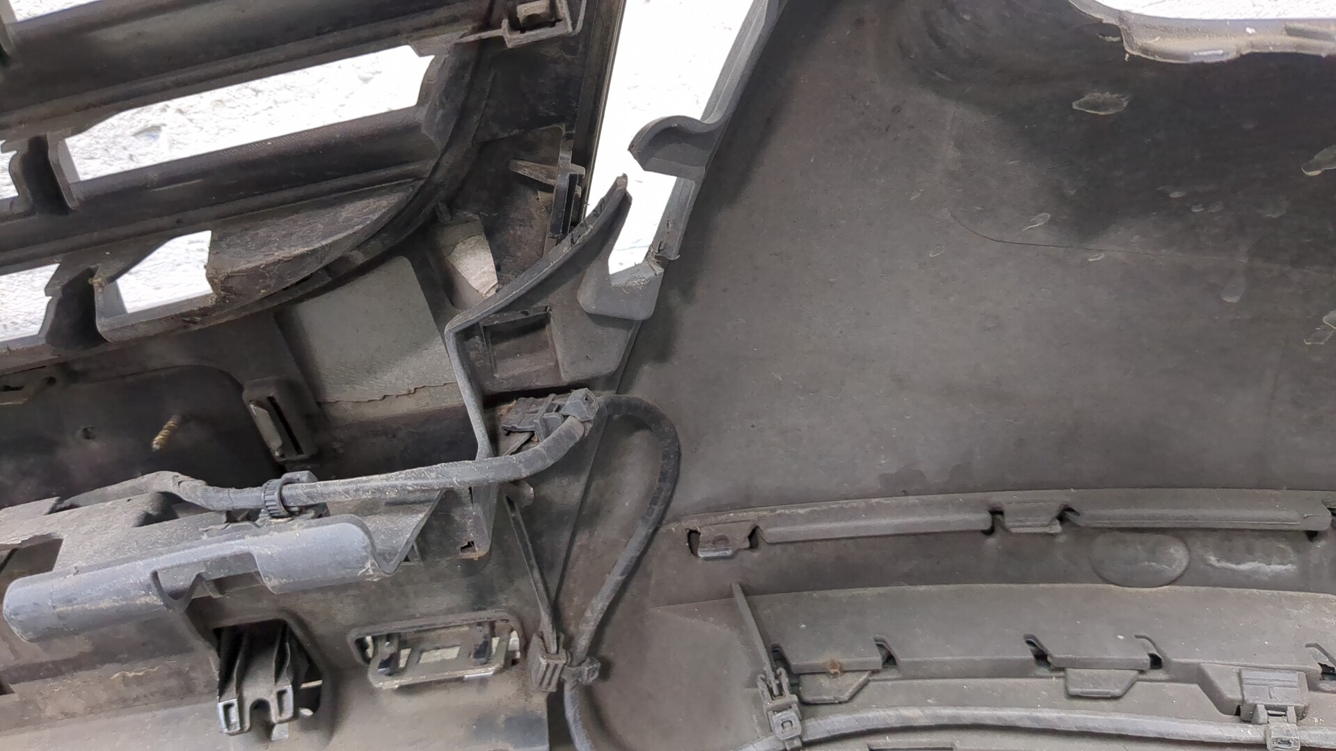 Бампер передний