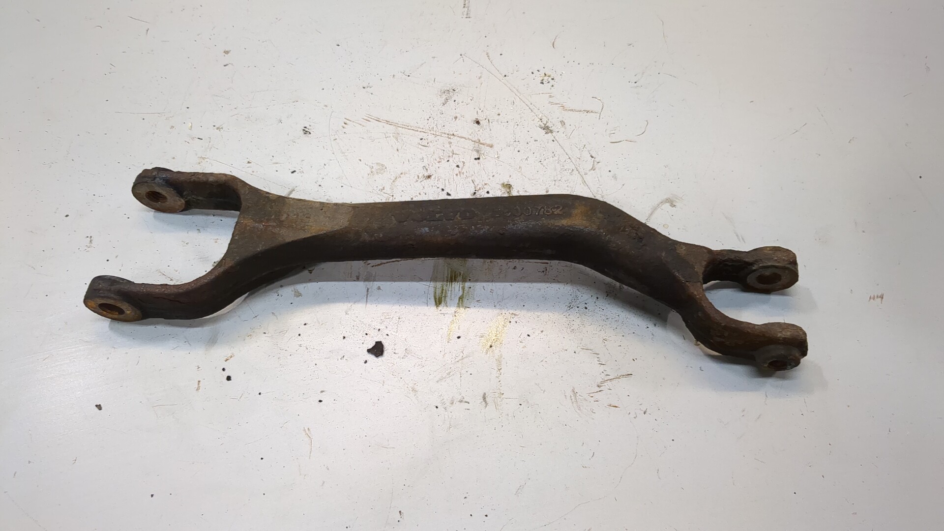 Рычаг задний левый