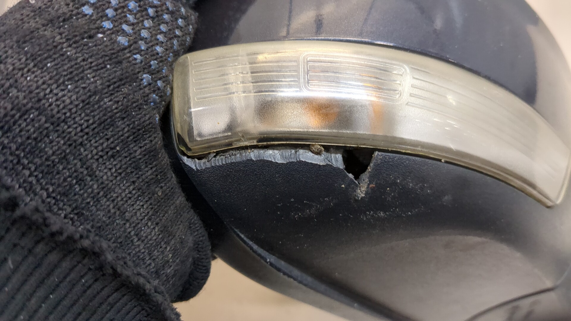 Зеркало правое электрическое