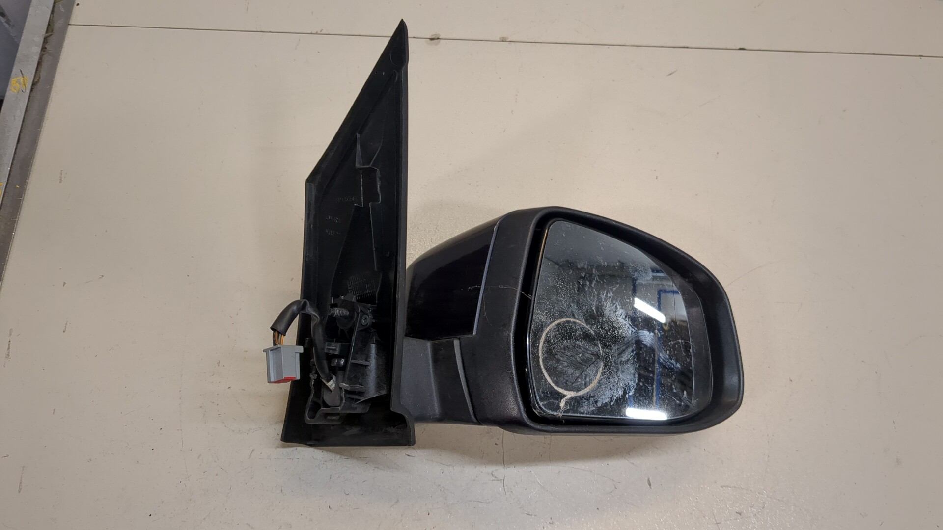 Зеркало правое электрическое