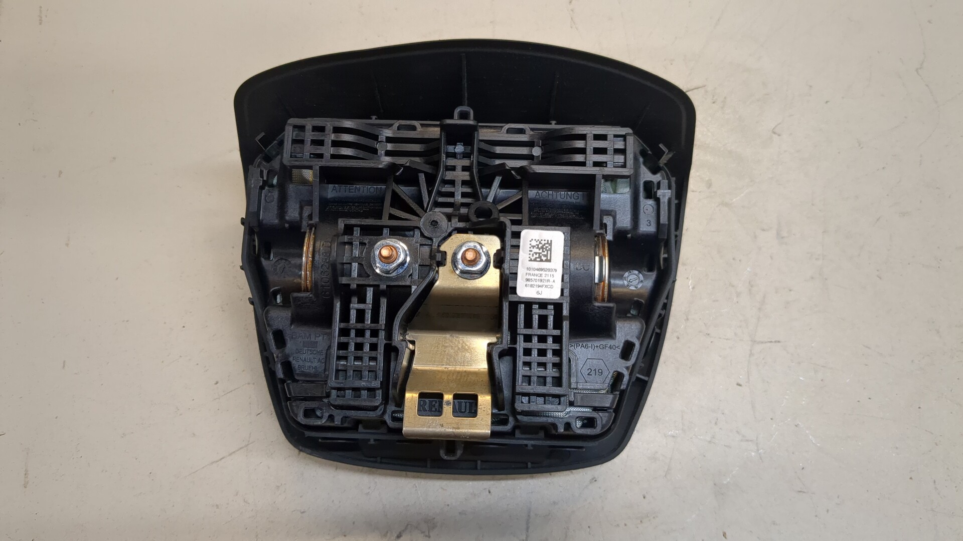 Подушка безопасности в рулевое колесо