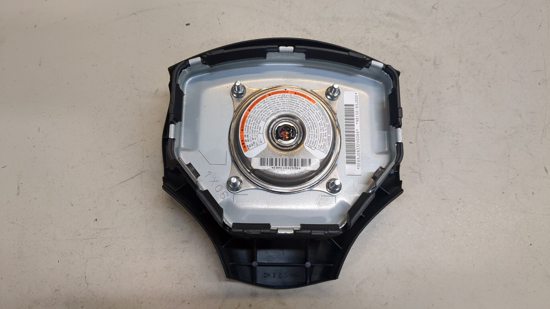 Подушка безопасности в рулевое колесо