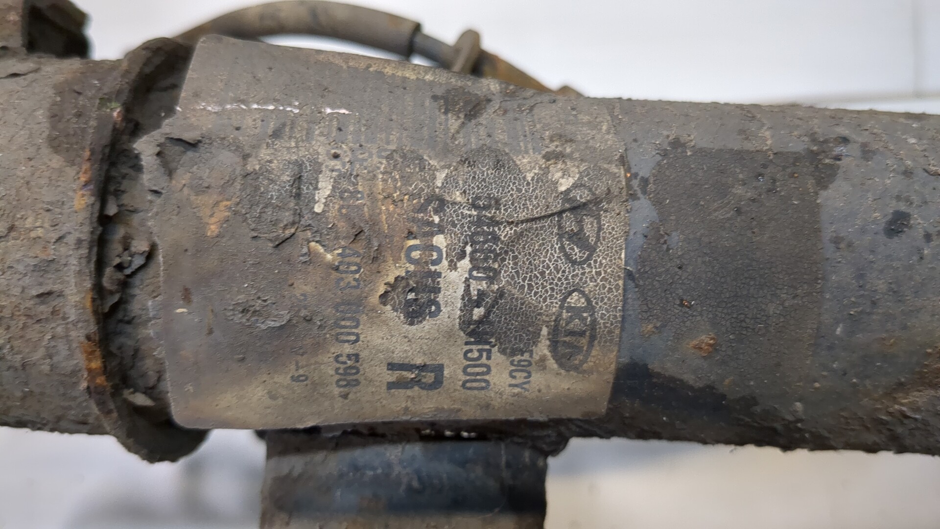 Амортизатор передний правый